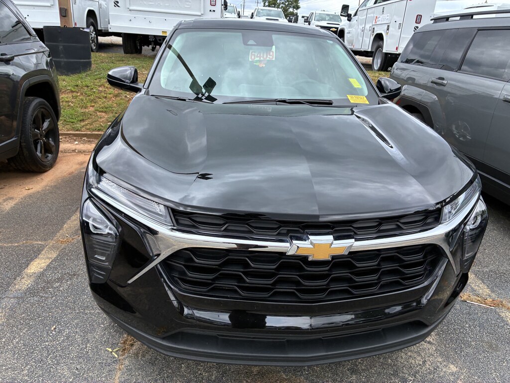 Used 2025 Chevrolet Trax LS SUV