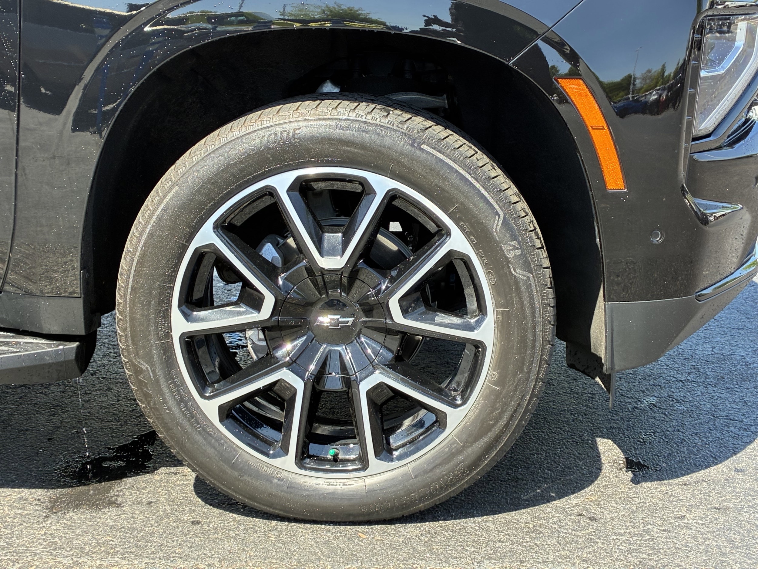 2025 Chevrolet Tahoe RST photo 4