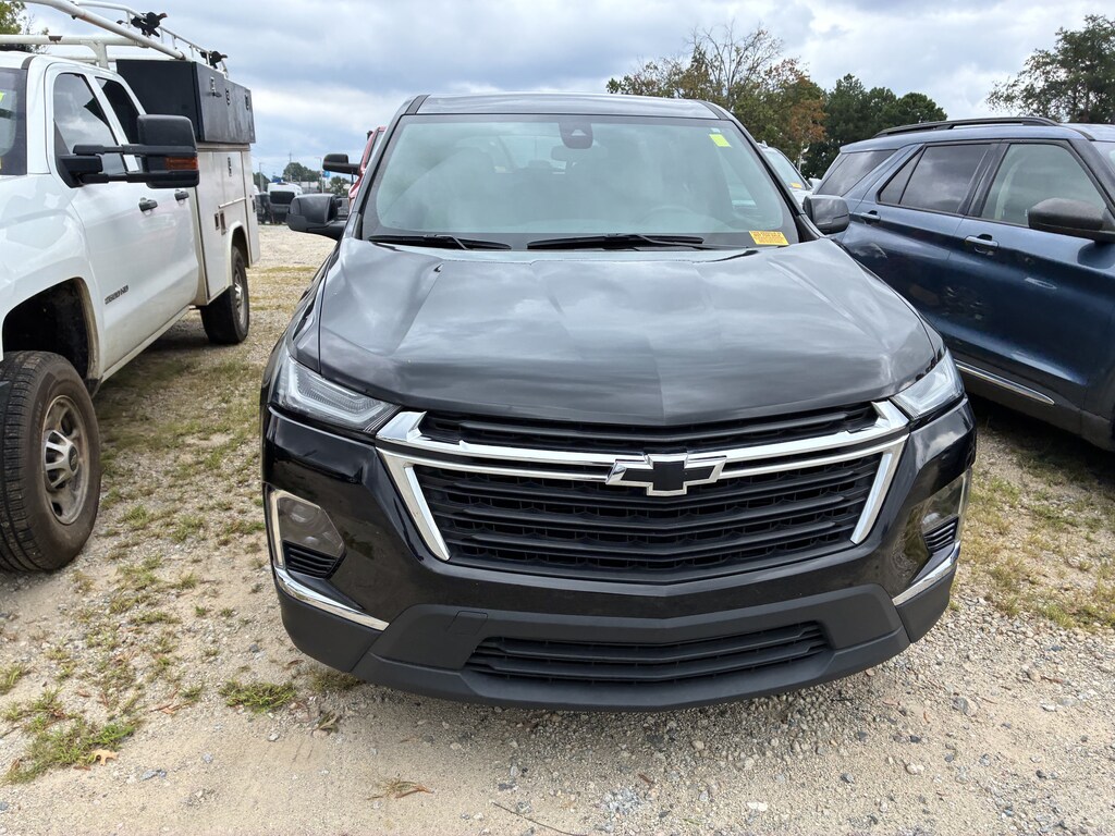 Used 2022 Chevrolet Traverse LS SUV