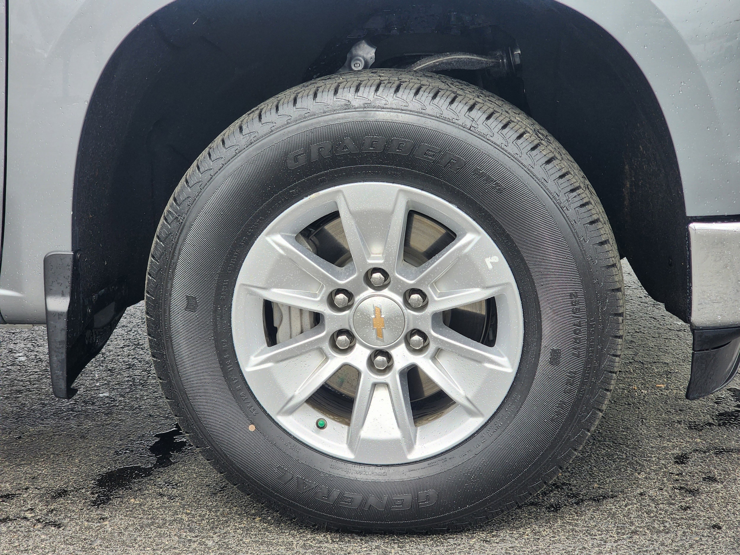 2025 Chevrolet Silverado 1500 LT photo 4