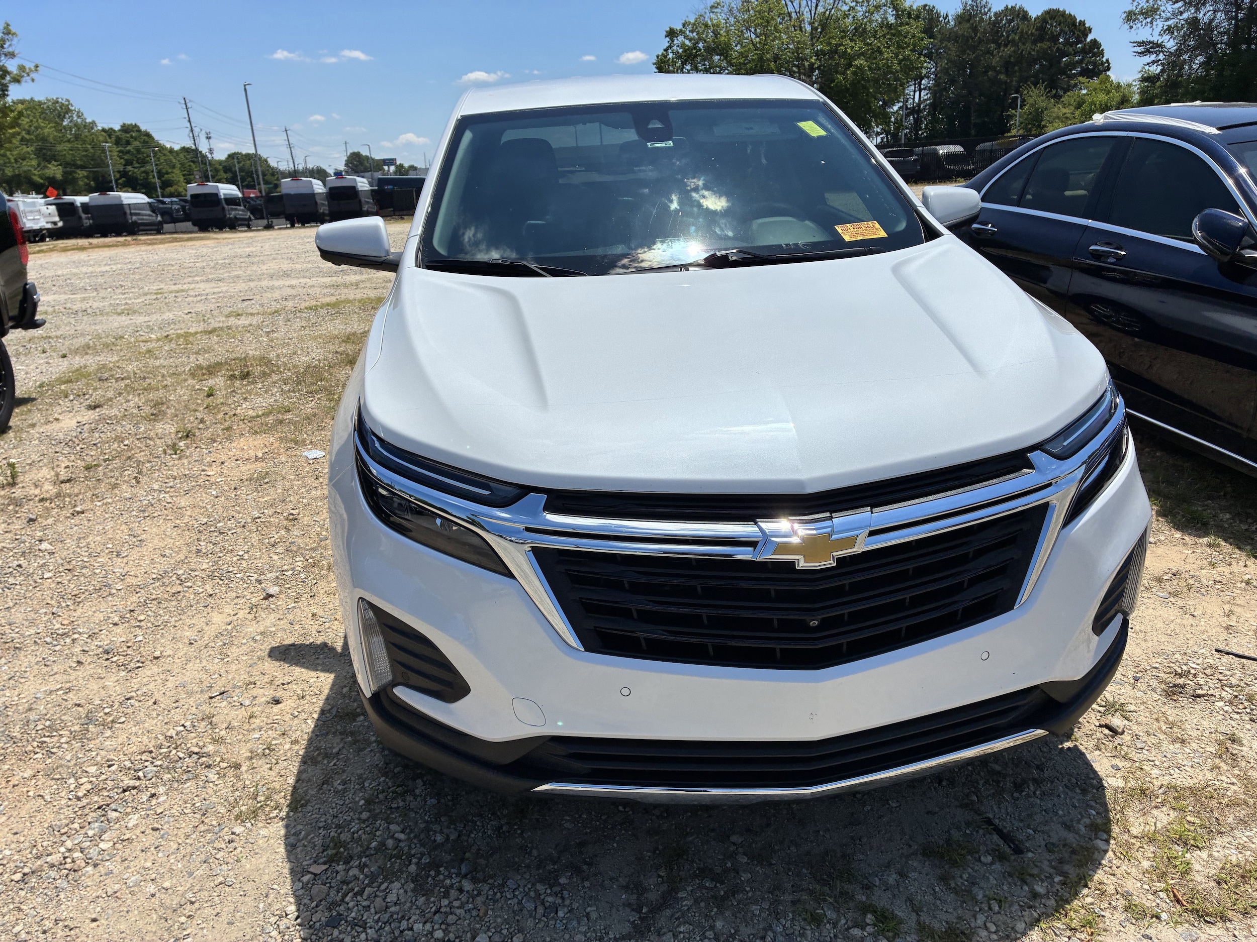 2022 Chevrolet Equinox LT photo 2
