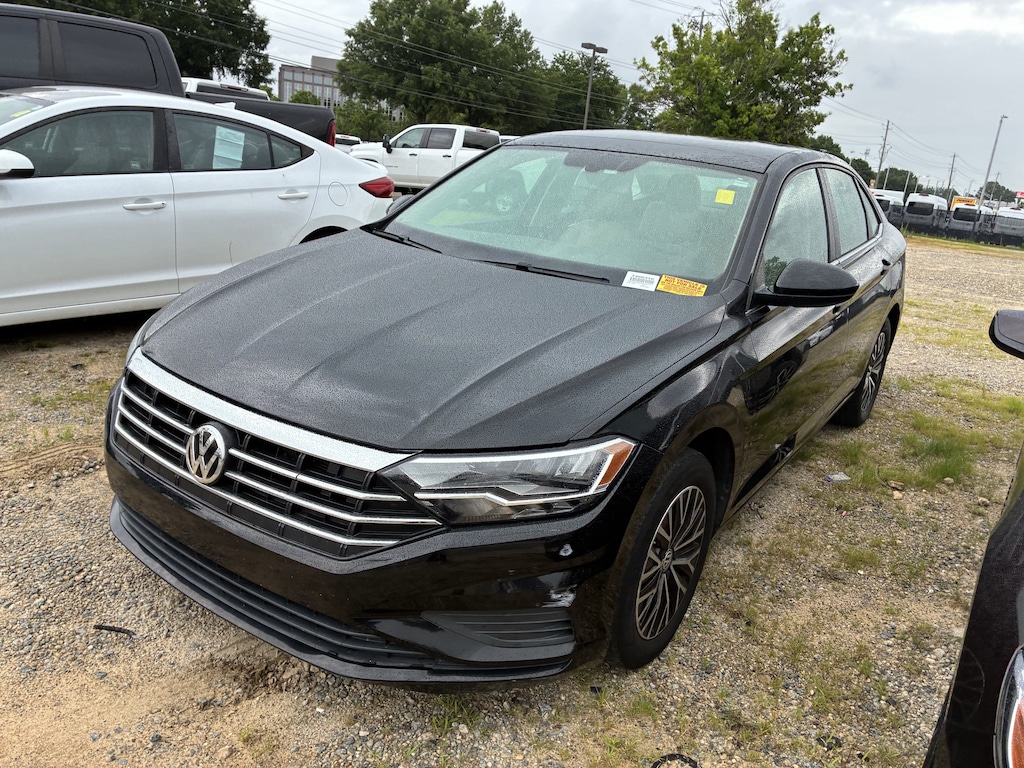 Used 2020 Volkswagen Jetta SE Sedan