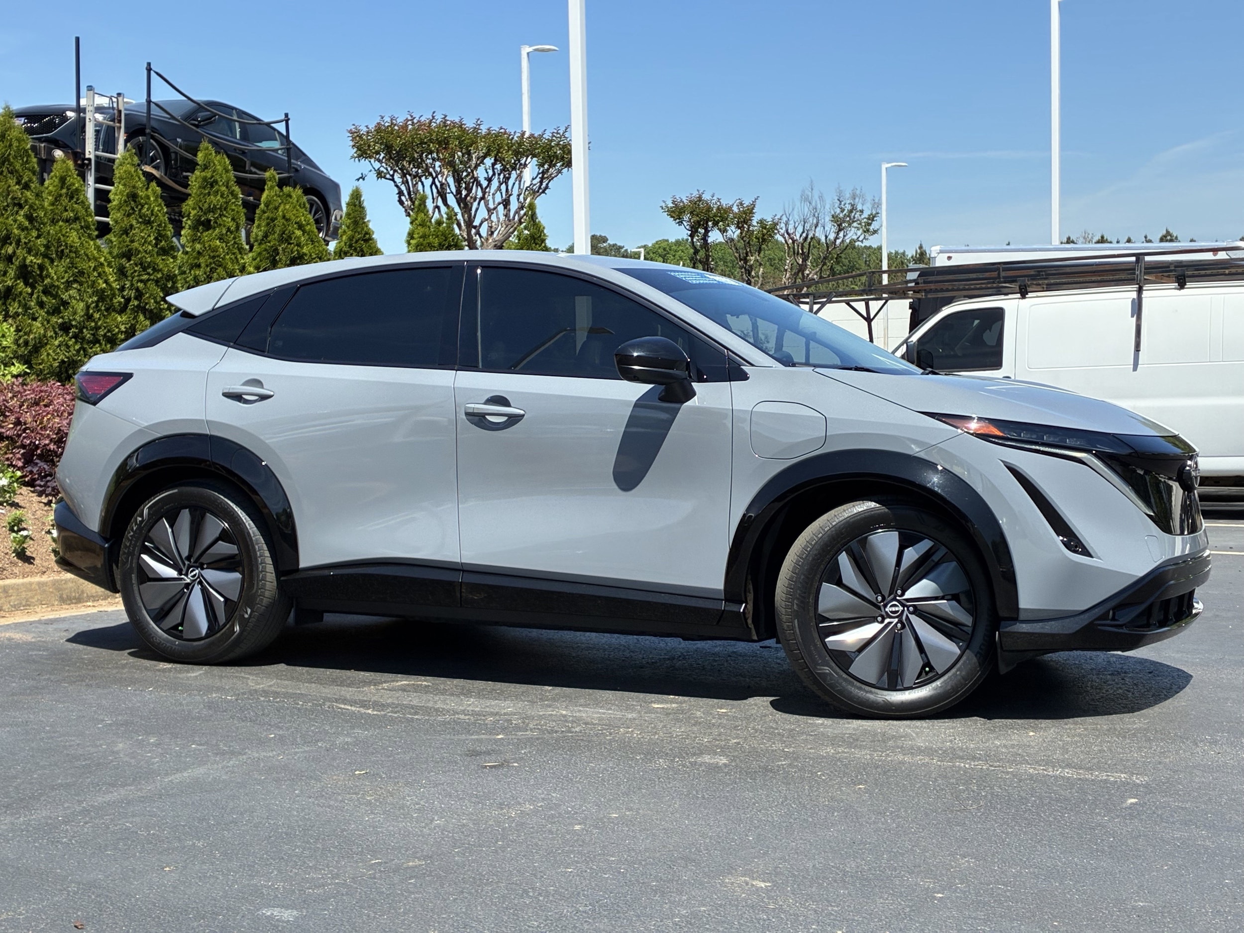 2024 Nissan Ariya EVOLVE+ photo 2