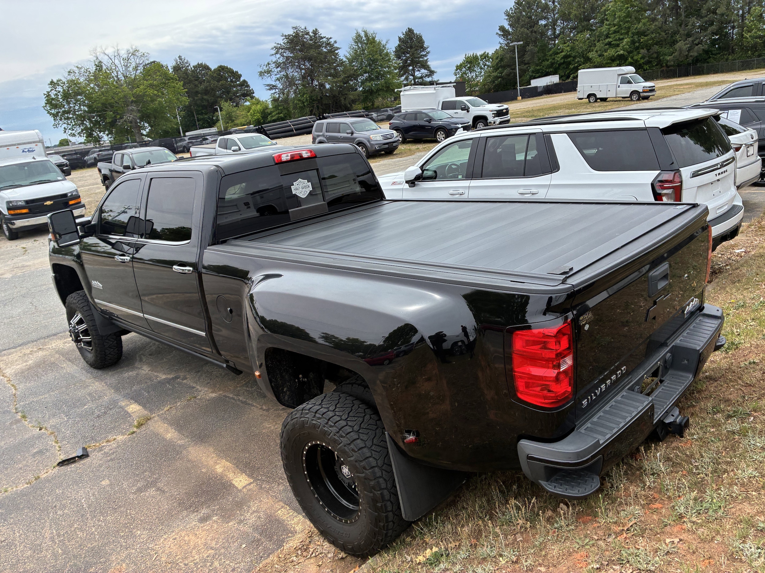 2016 Chevrolet Silverado 3500HD High Country photo 6