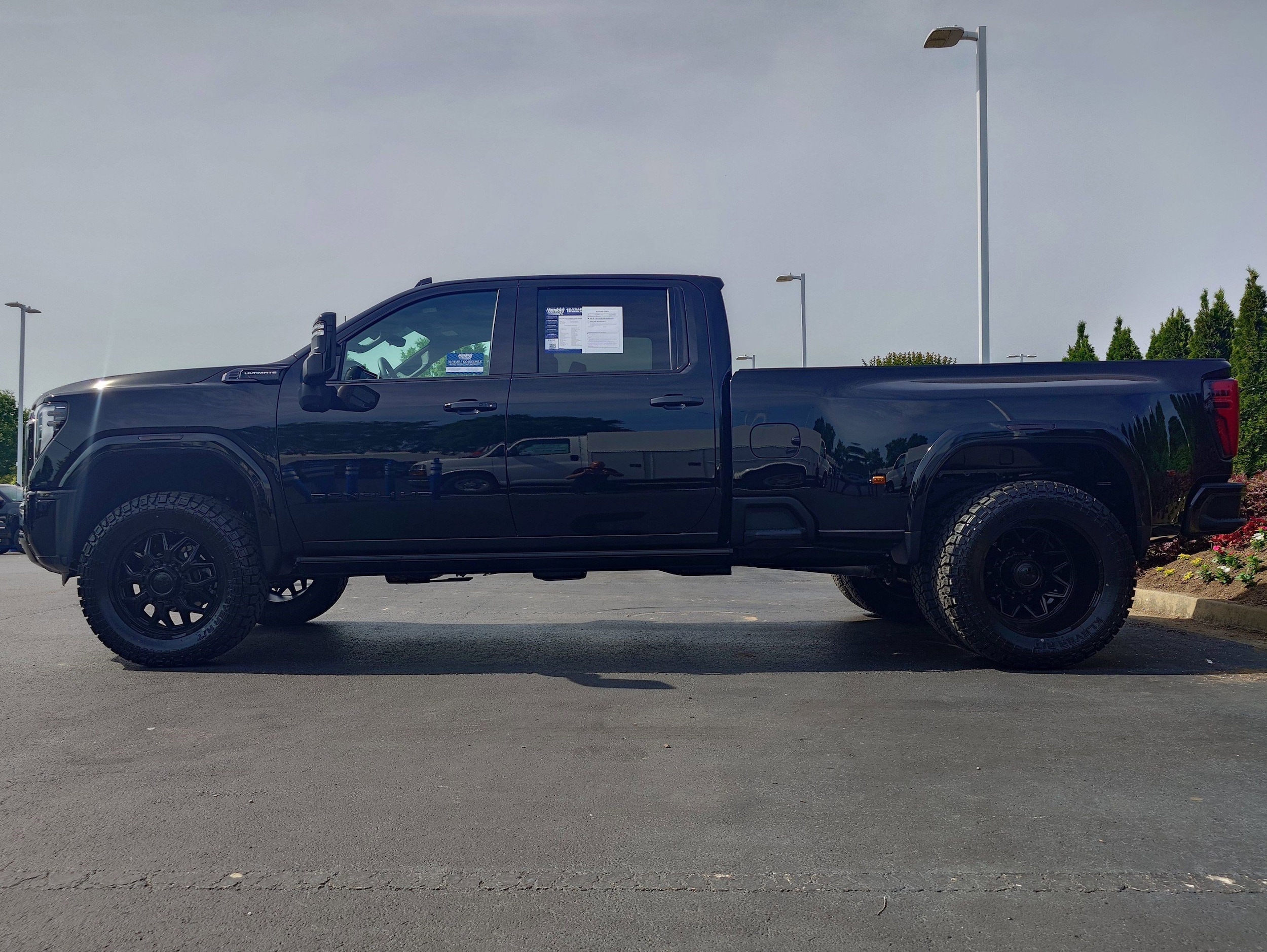 2025 GMC Sierra 3500HD Denali Ultimate photo 5