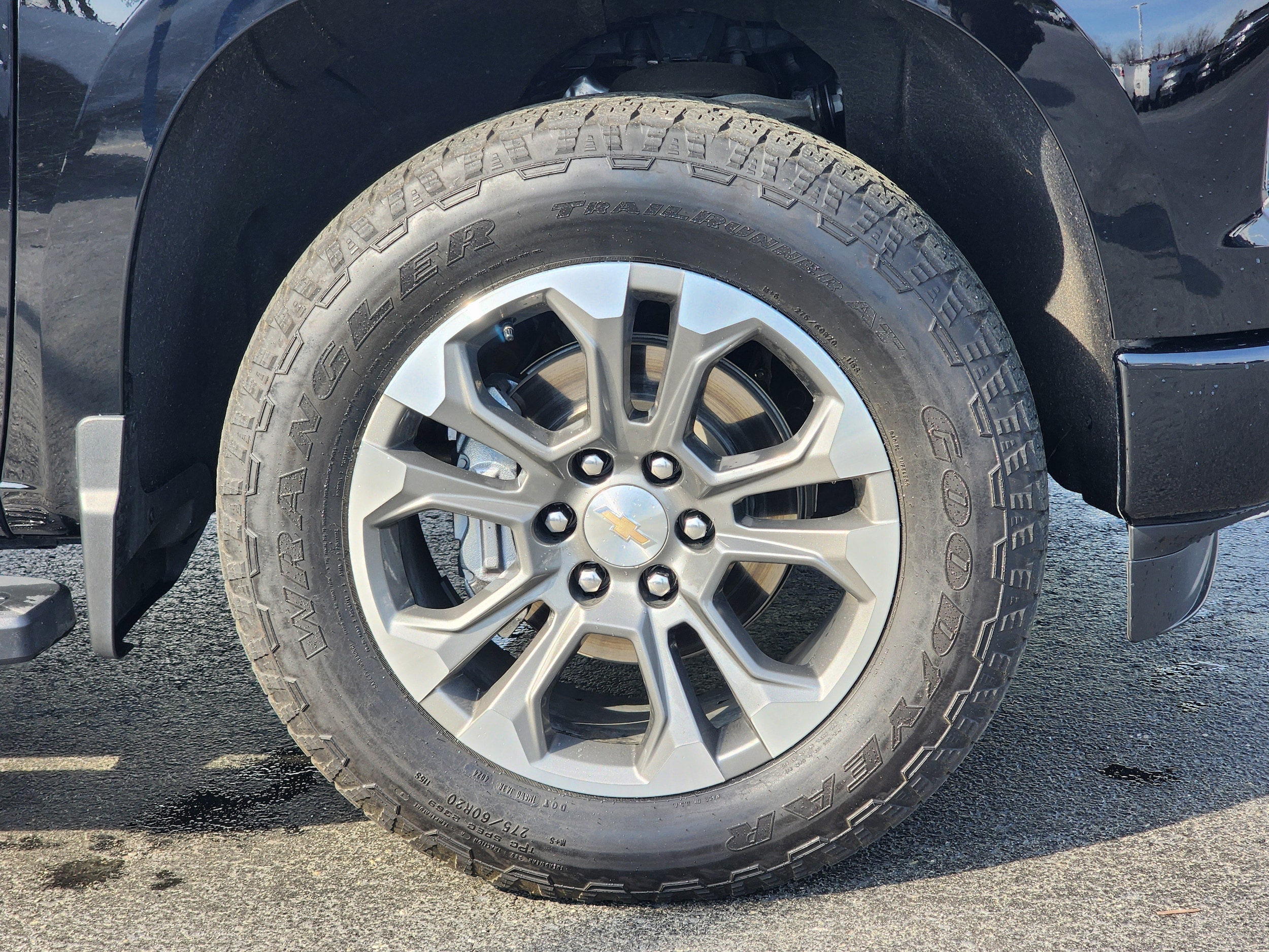 2025 Chevrolet Silverado 1500 High Country photo 4