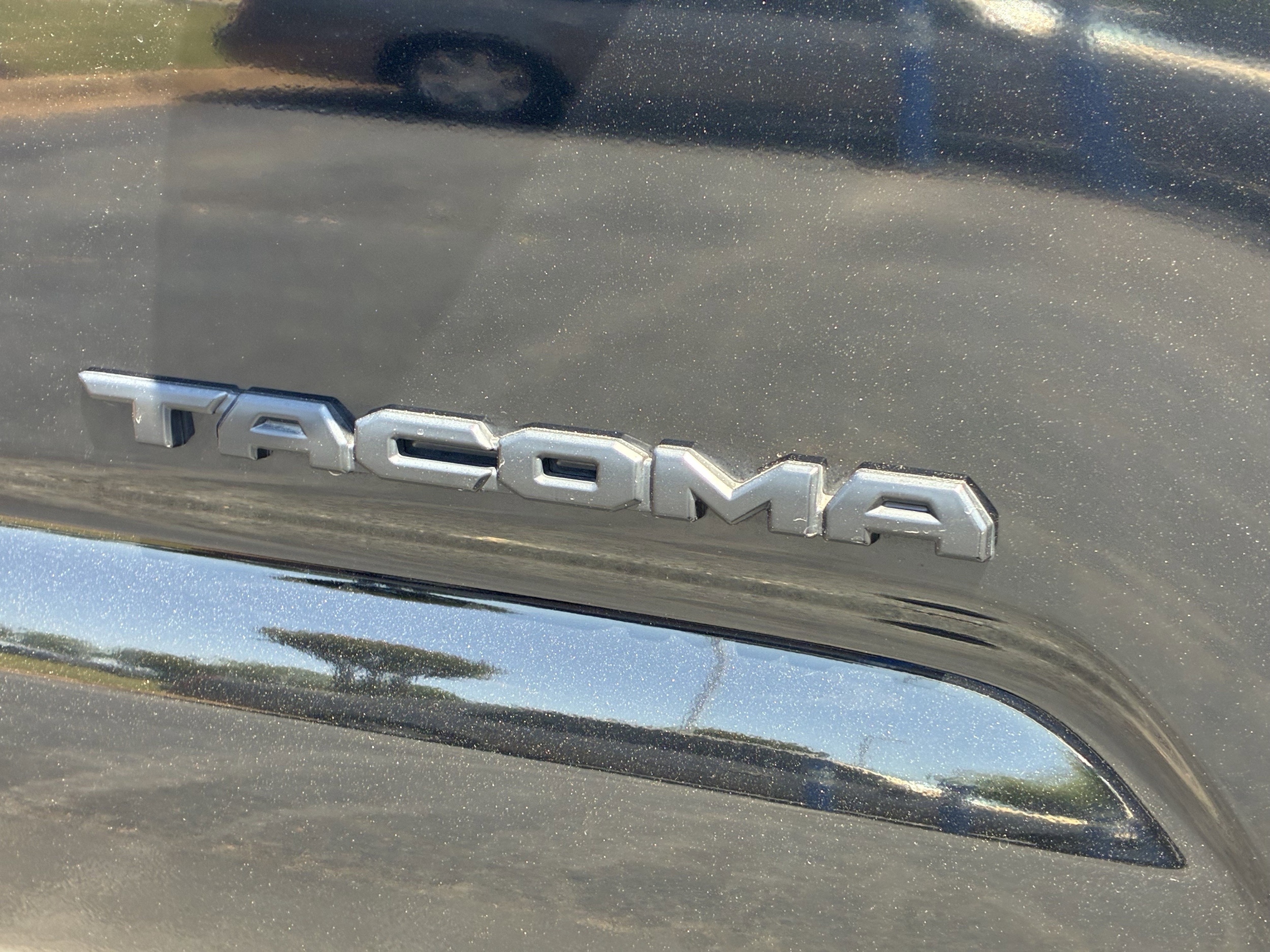 2023 Toyota Tacoma 4WD Trail Edition photo 5