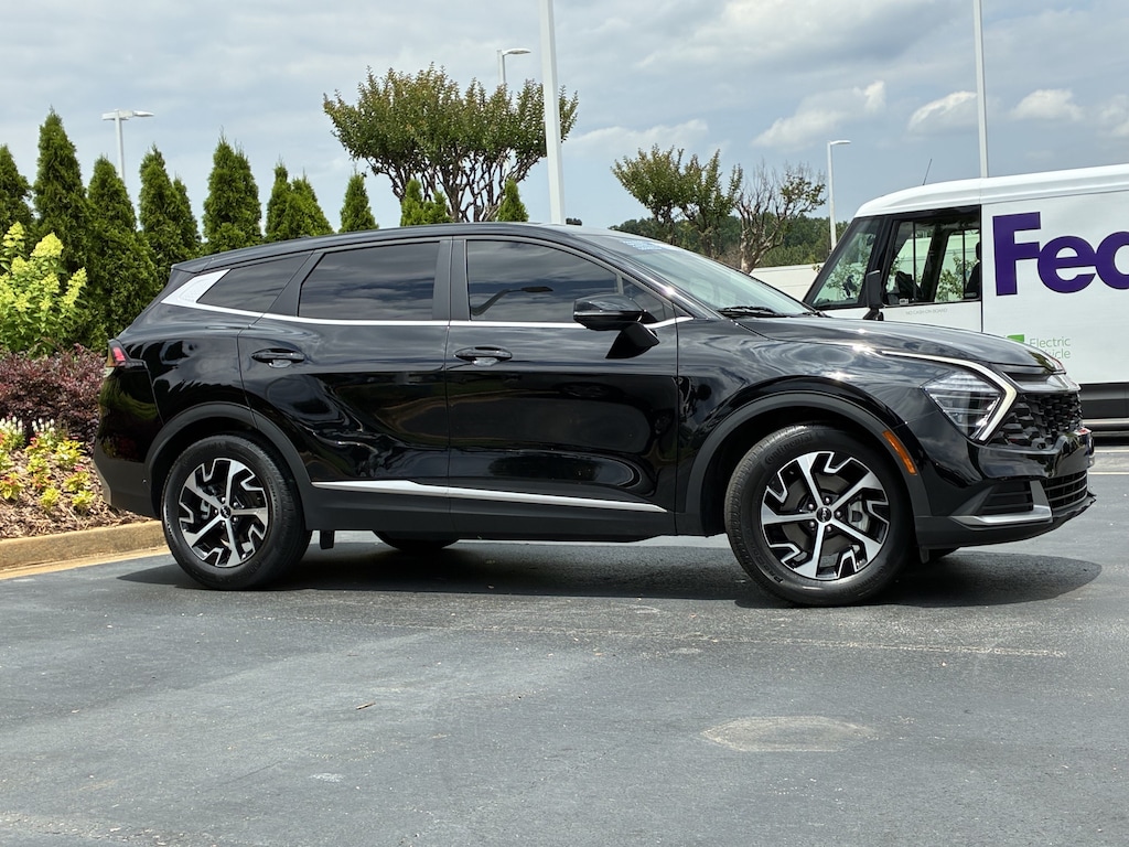 Used 2024 Kia Sportage EX SUV