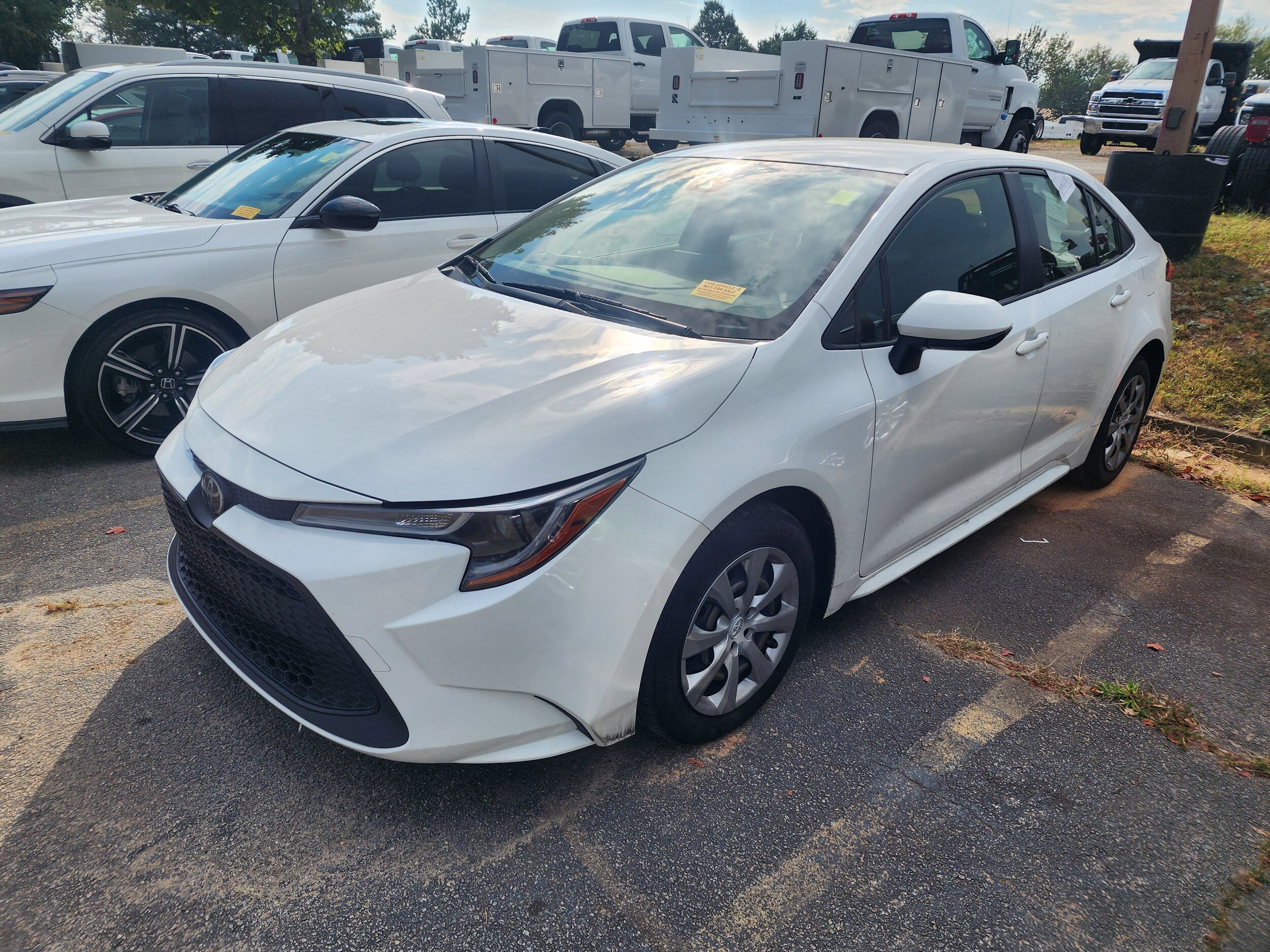 2020 Toyota Corolla LE photo 2