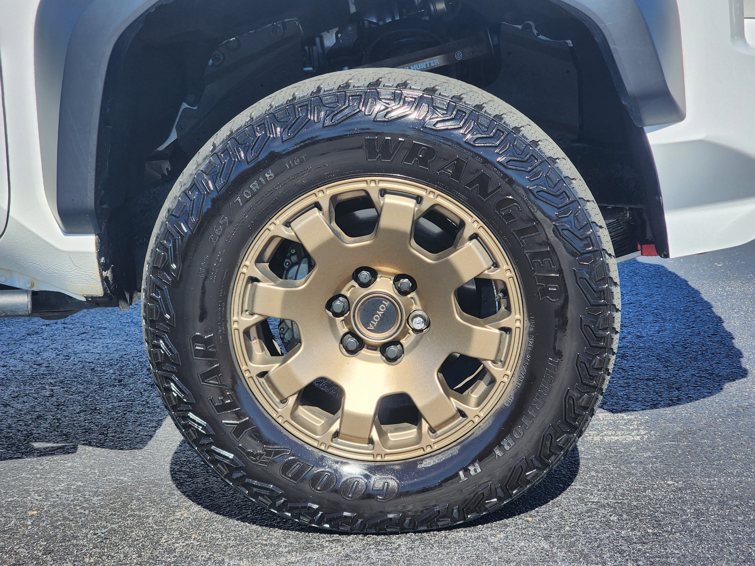 2025 Toyota Tacoma 4WD Trailhunter Hybrid photo 4