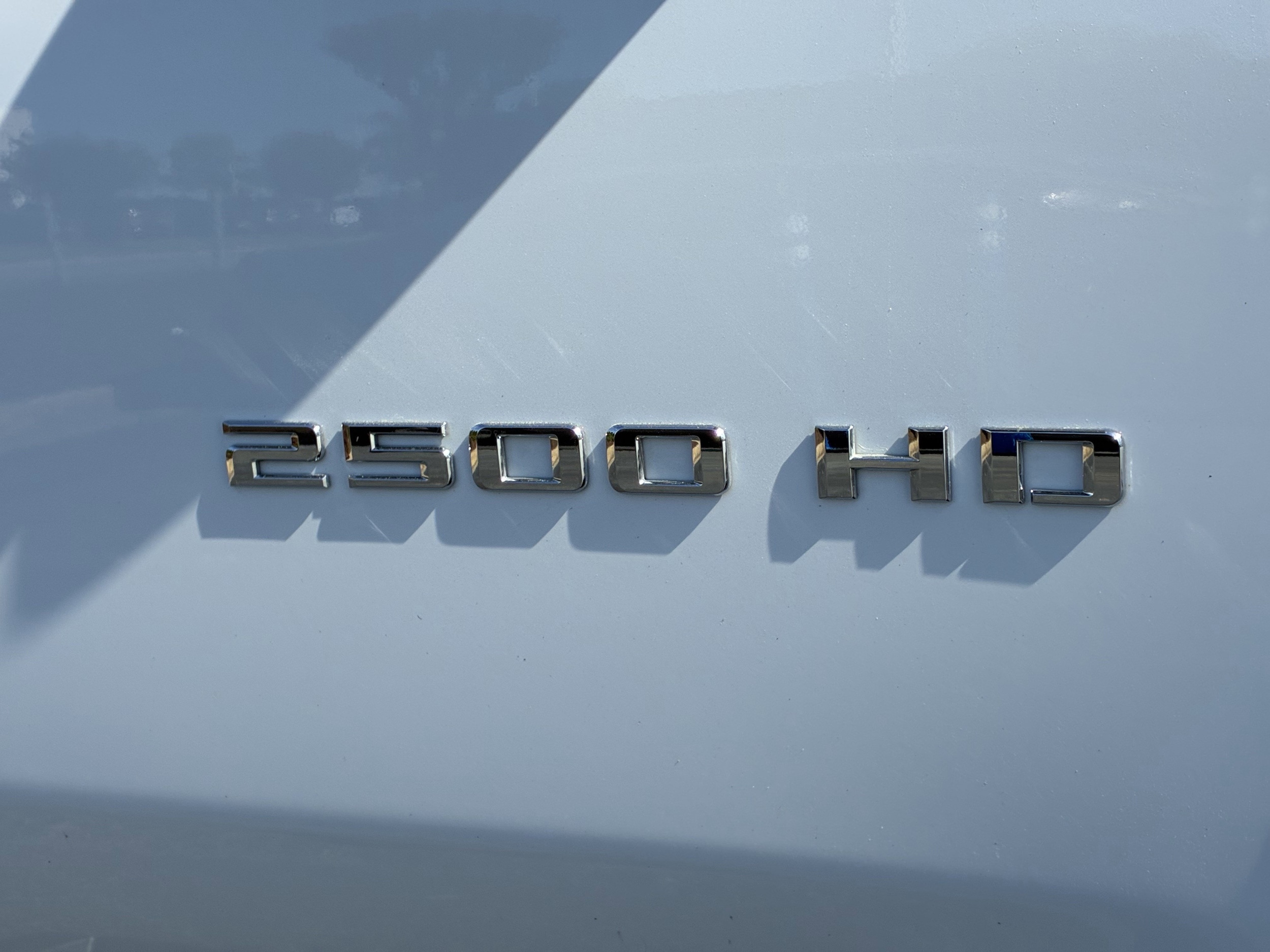 2025 Chevrolet Silverado 2500HD Custom photo 5