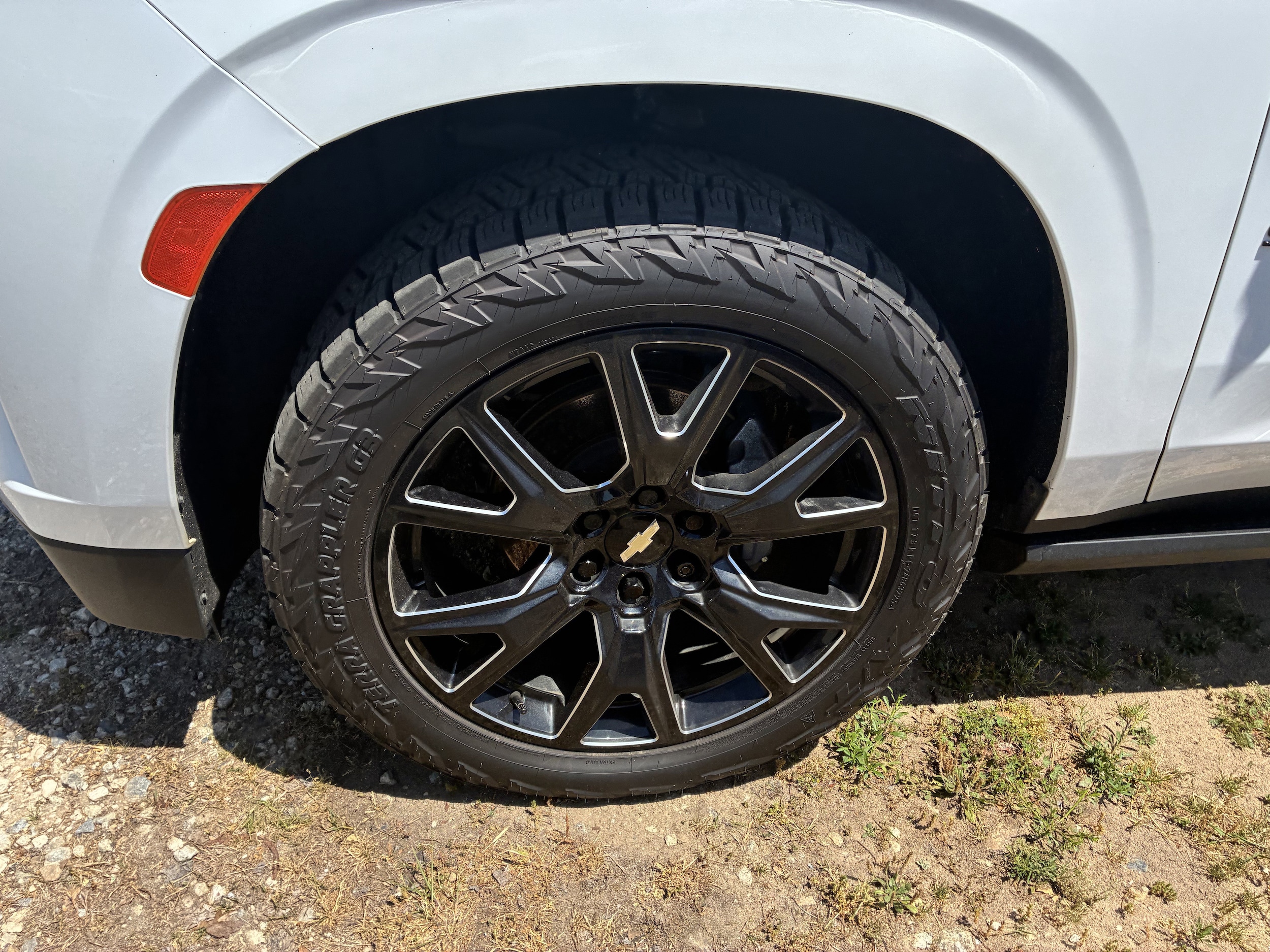 2021 Chevrolet Suburban High Country photo 4