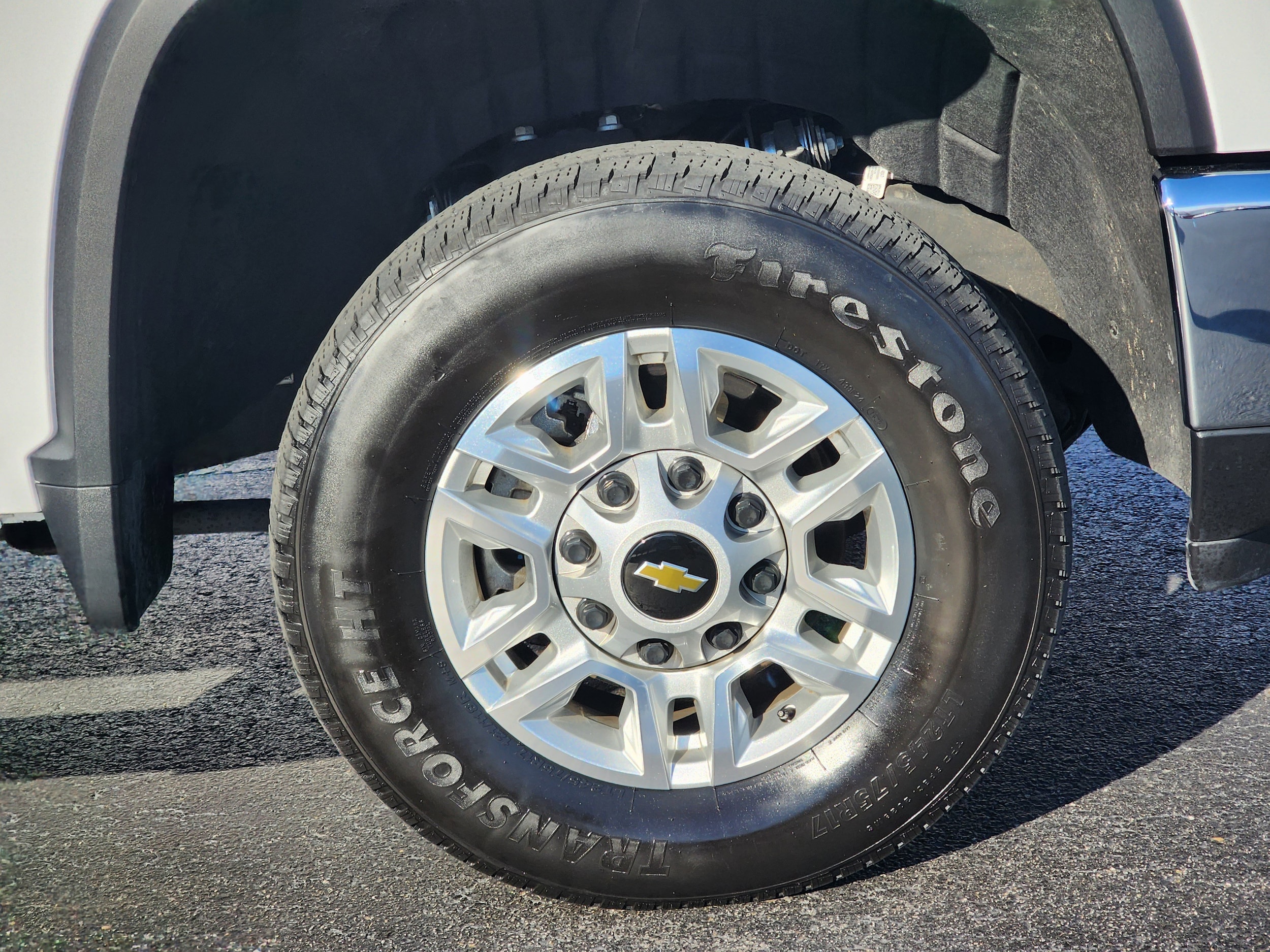 2025 Chevrolet Silverado 2500HD LT photo 4