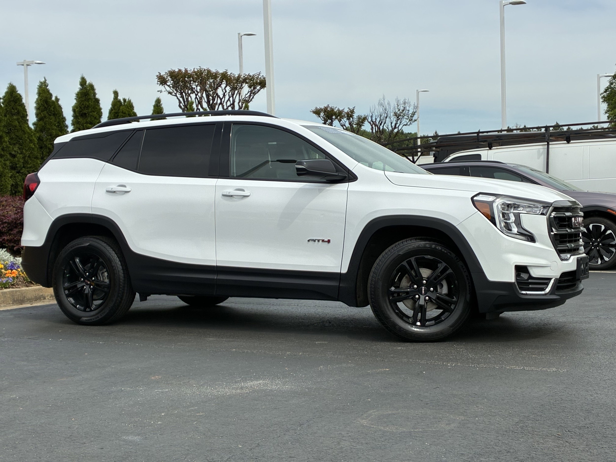 2023 GMC Terrain AT4 photo 2
