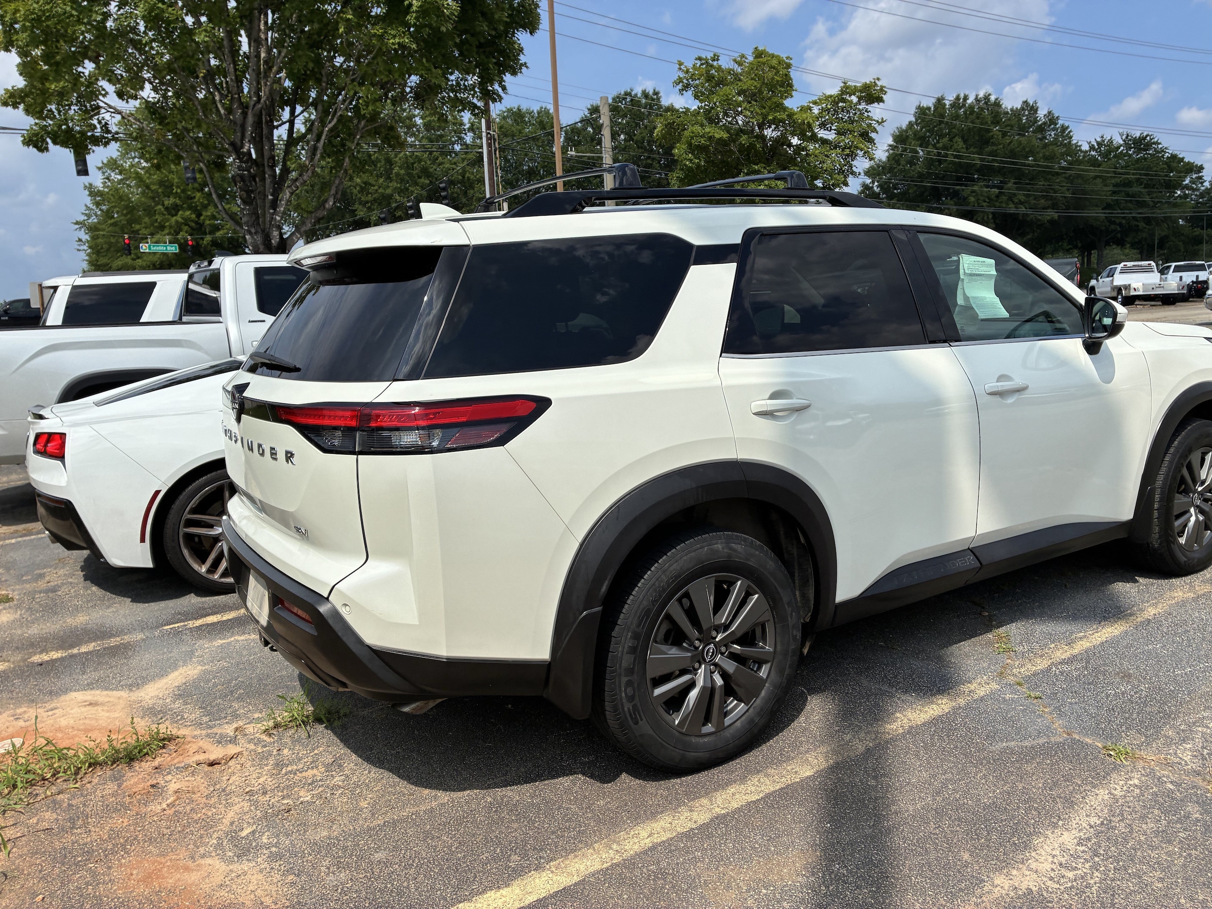 Nissan Pathfinder SV