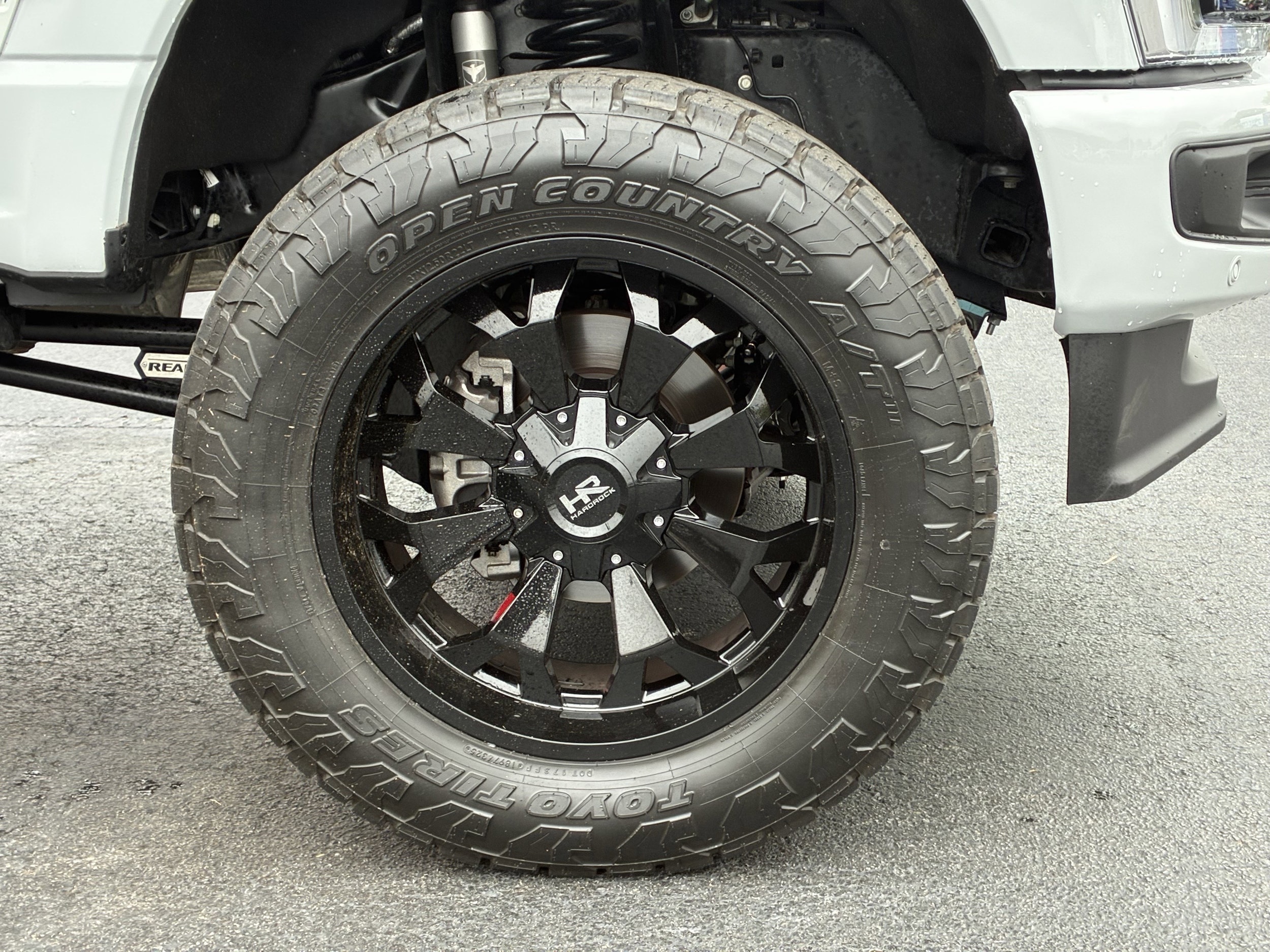 2026 Ford Super Duty F-250 SRW Platinum photo 5