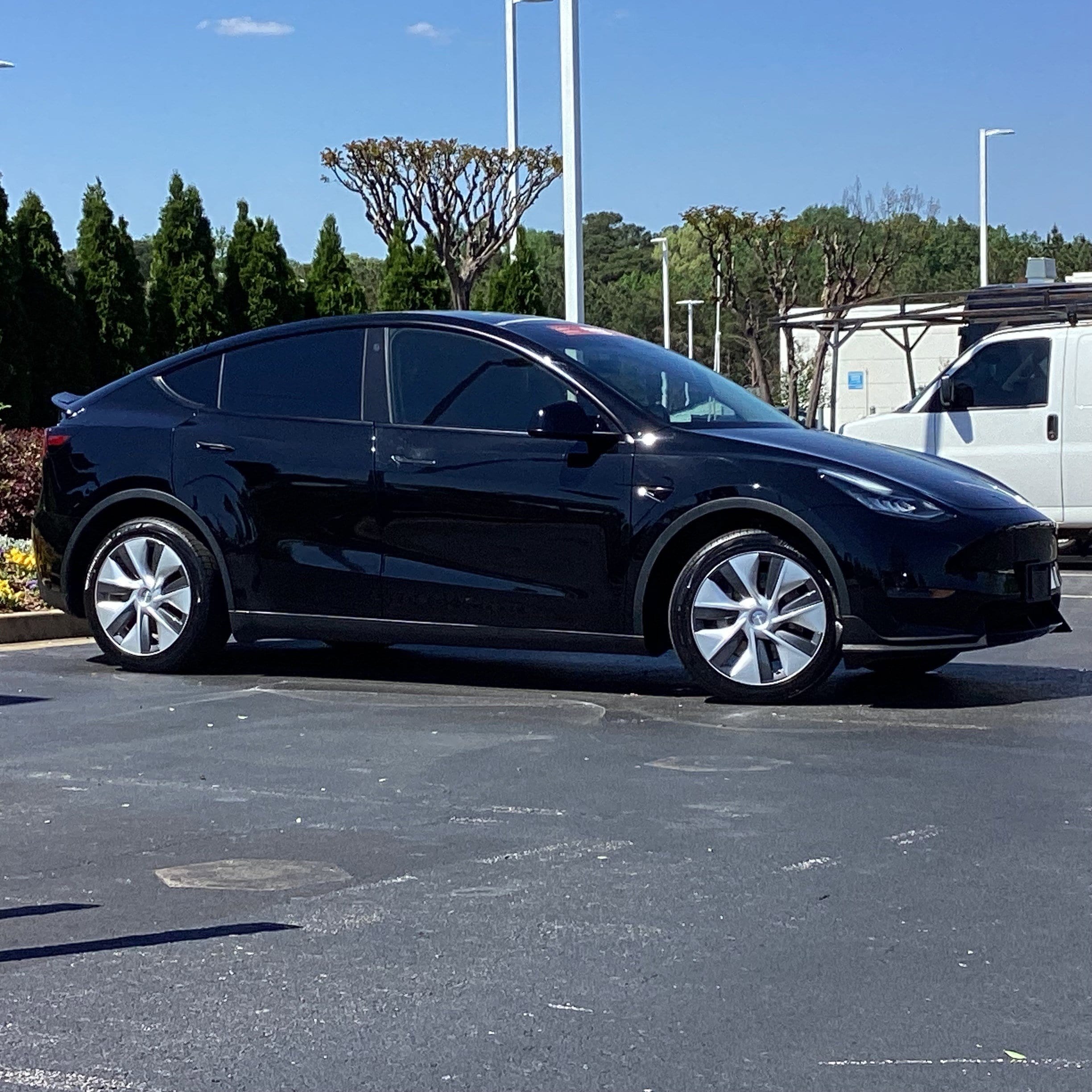 2023 Tesla Model Y Long Range photo 2