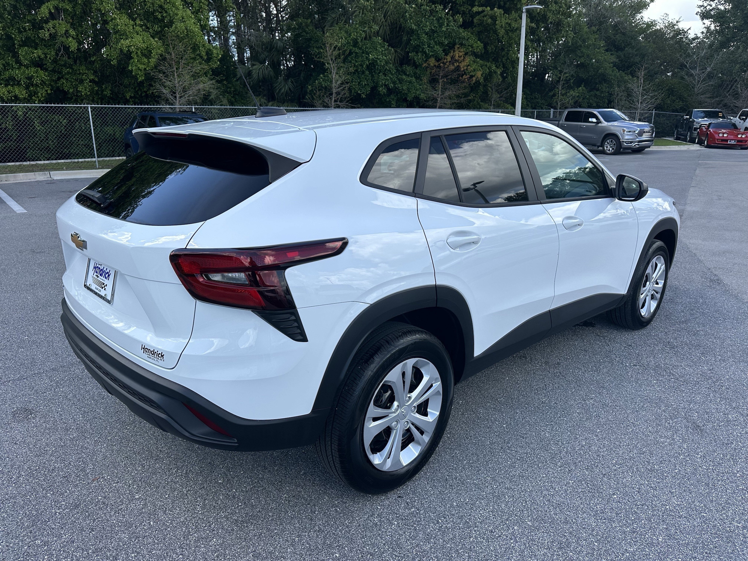 2025 Chevrolet Trax LS photo 6