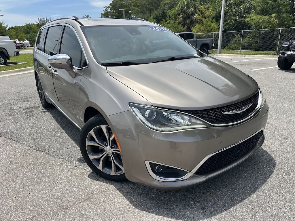 Used 2017 Chrysler Pacifica Limited Minivan
