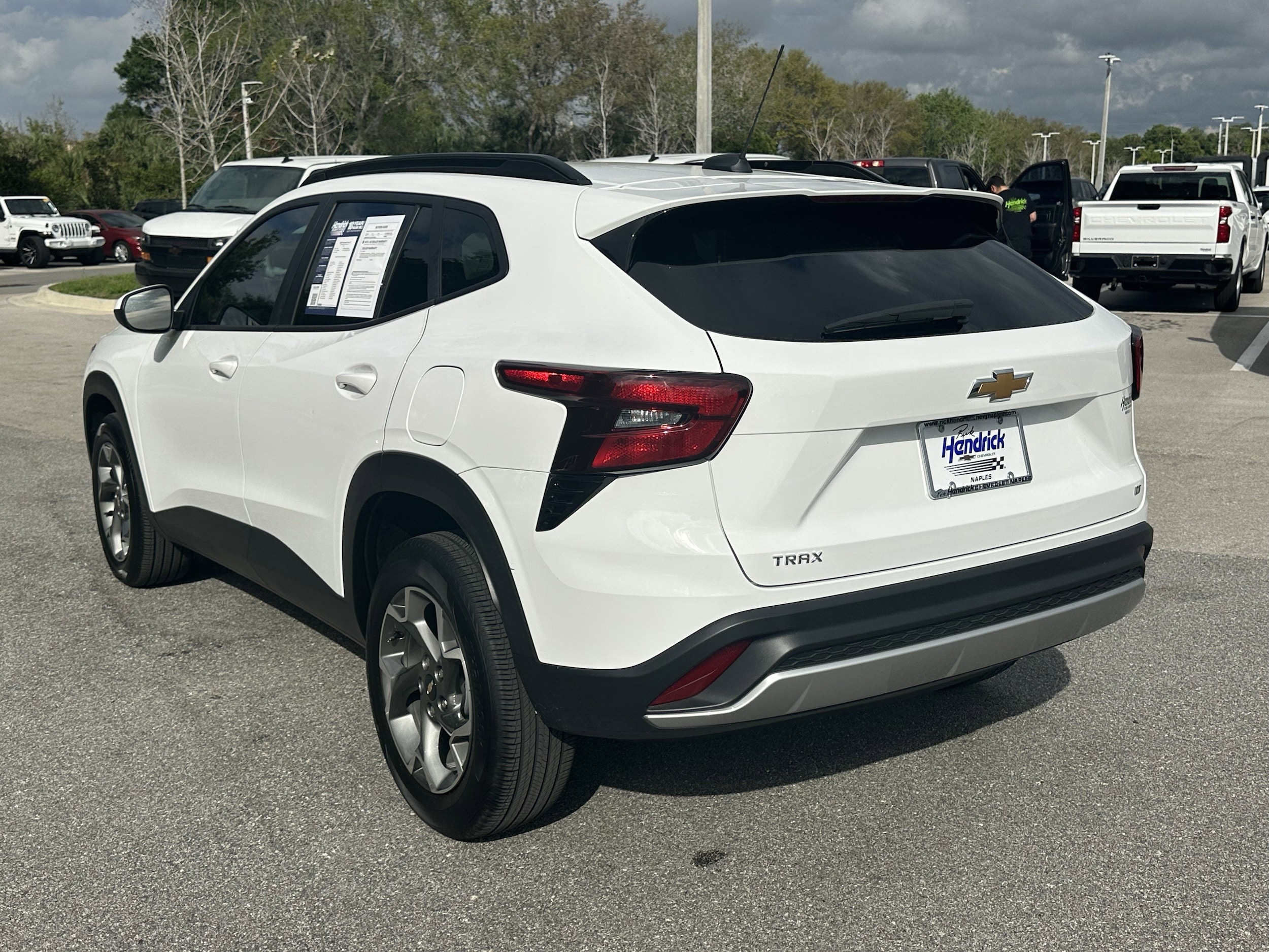 2025 Chevrolet Trax LT photo 6