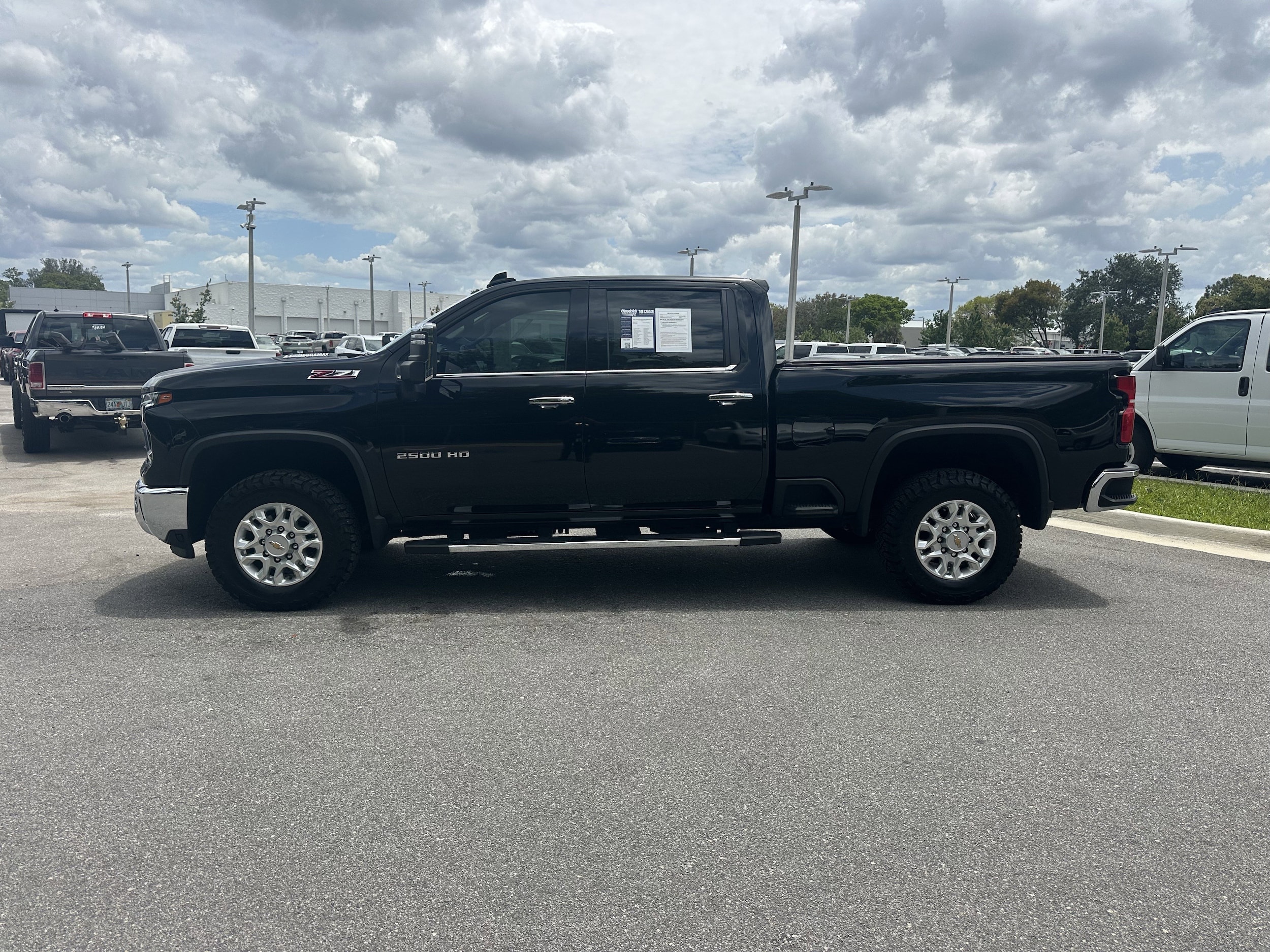 2024 Chevrolet Silverado 2500HD LTZ photo 4