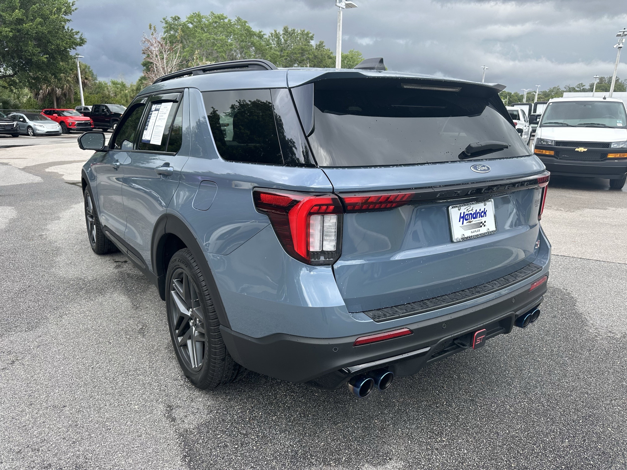 2025 Ford Explorer ST photo 6
