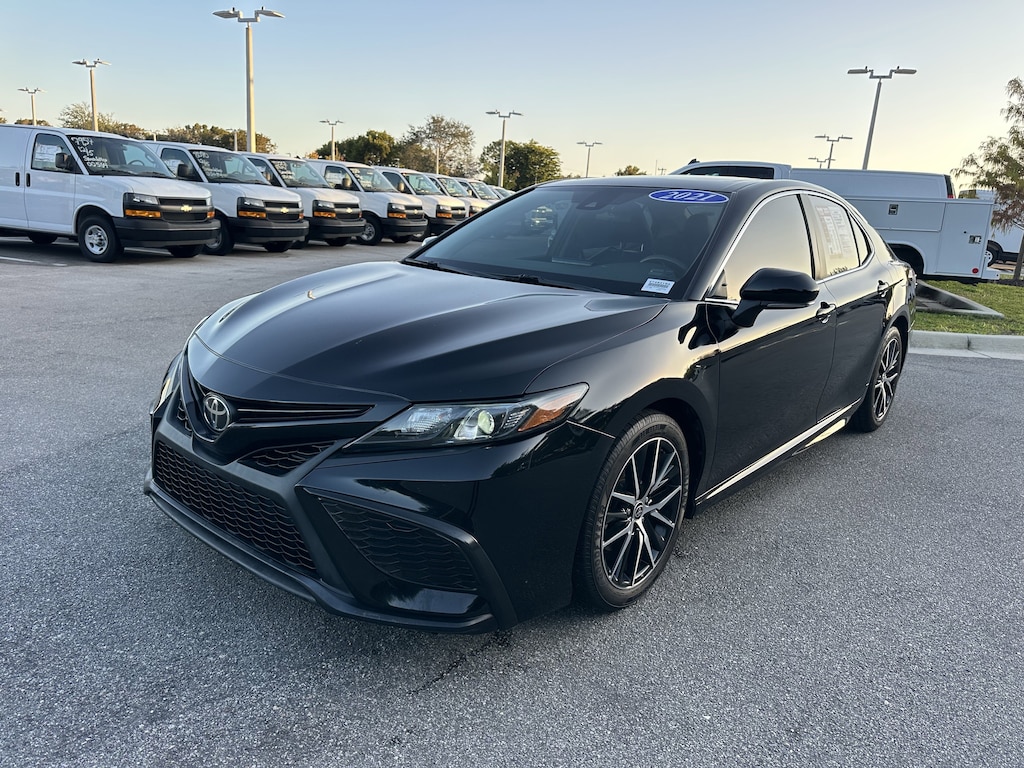 Used 2021 Toyota Camry SE Sedan