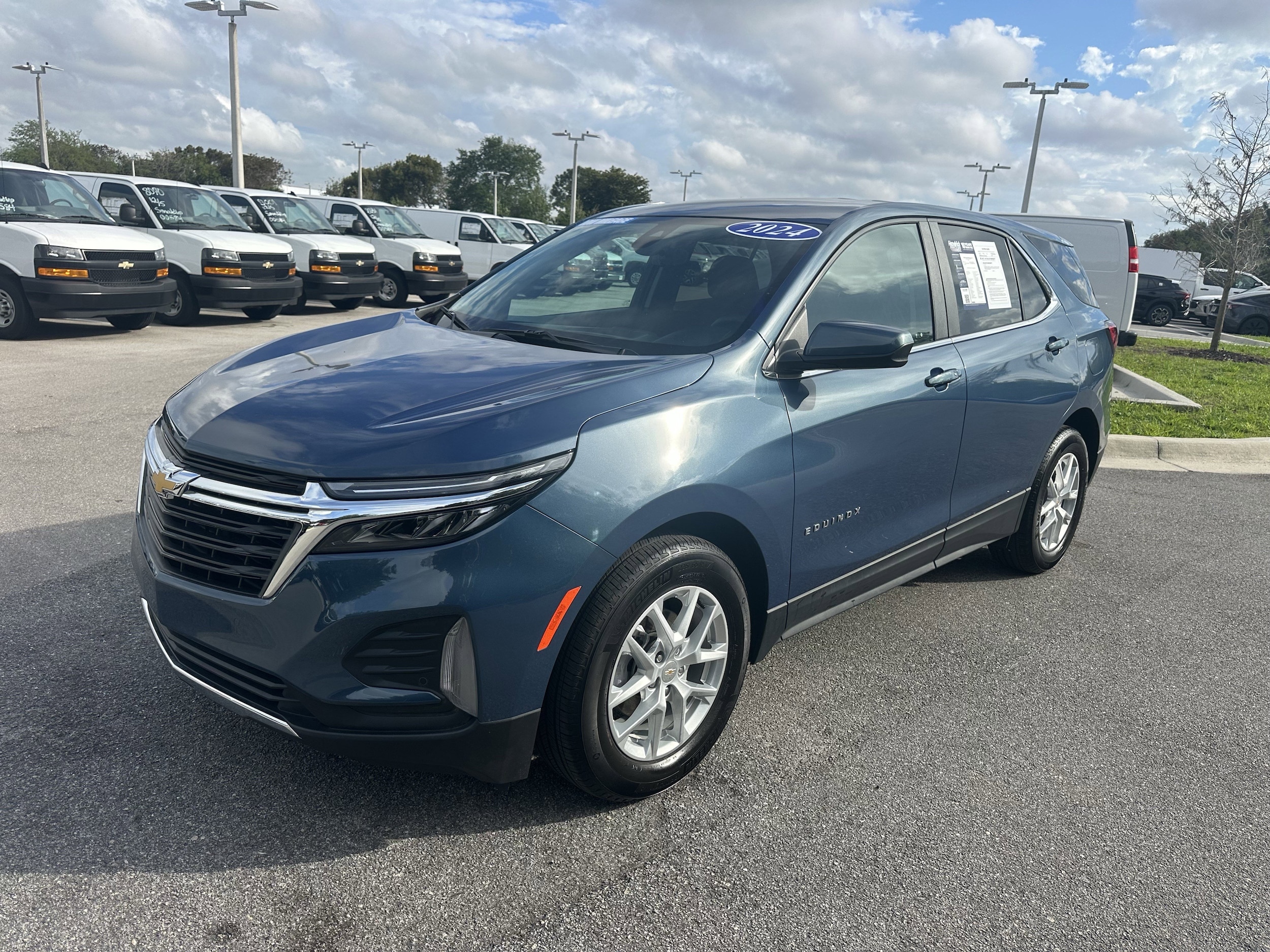 2024 Chevrolet Equinox LT photo 4