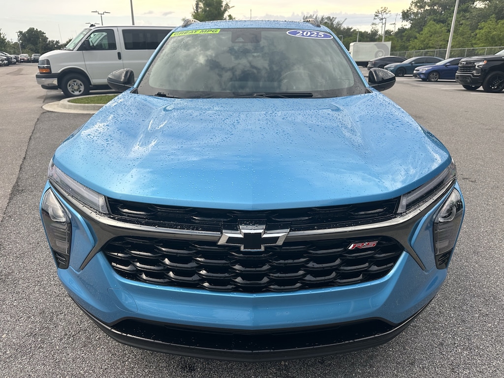 Used 2025 Chevrolet Trax 2RS SUV