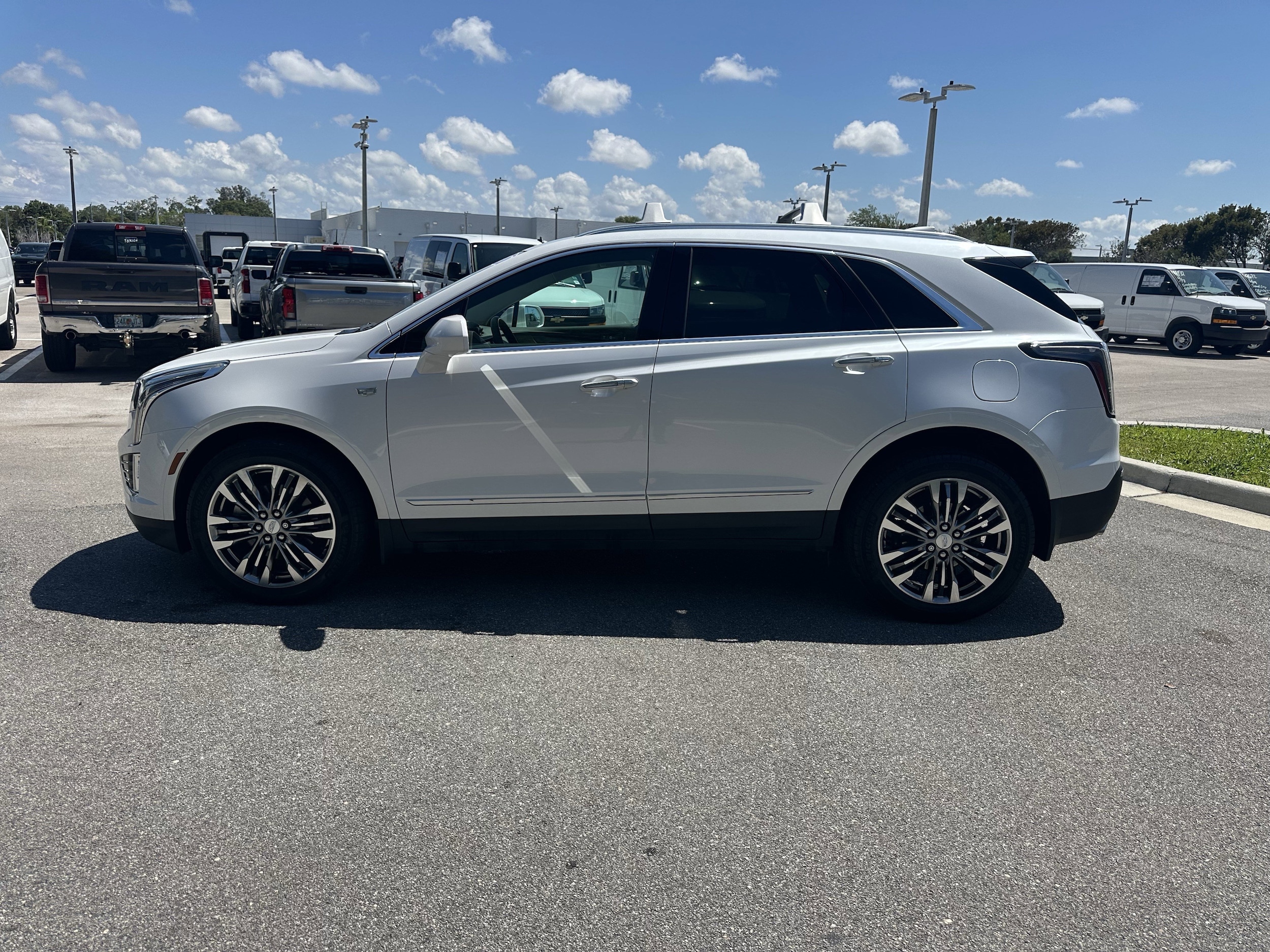 2017 CADILLAC XT5 Premium Luxury FWD photo 5