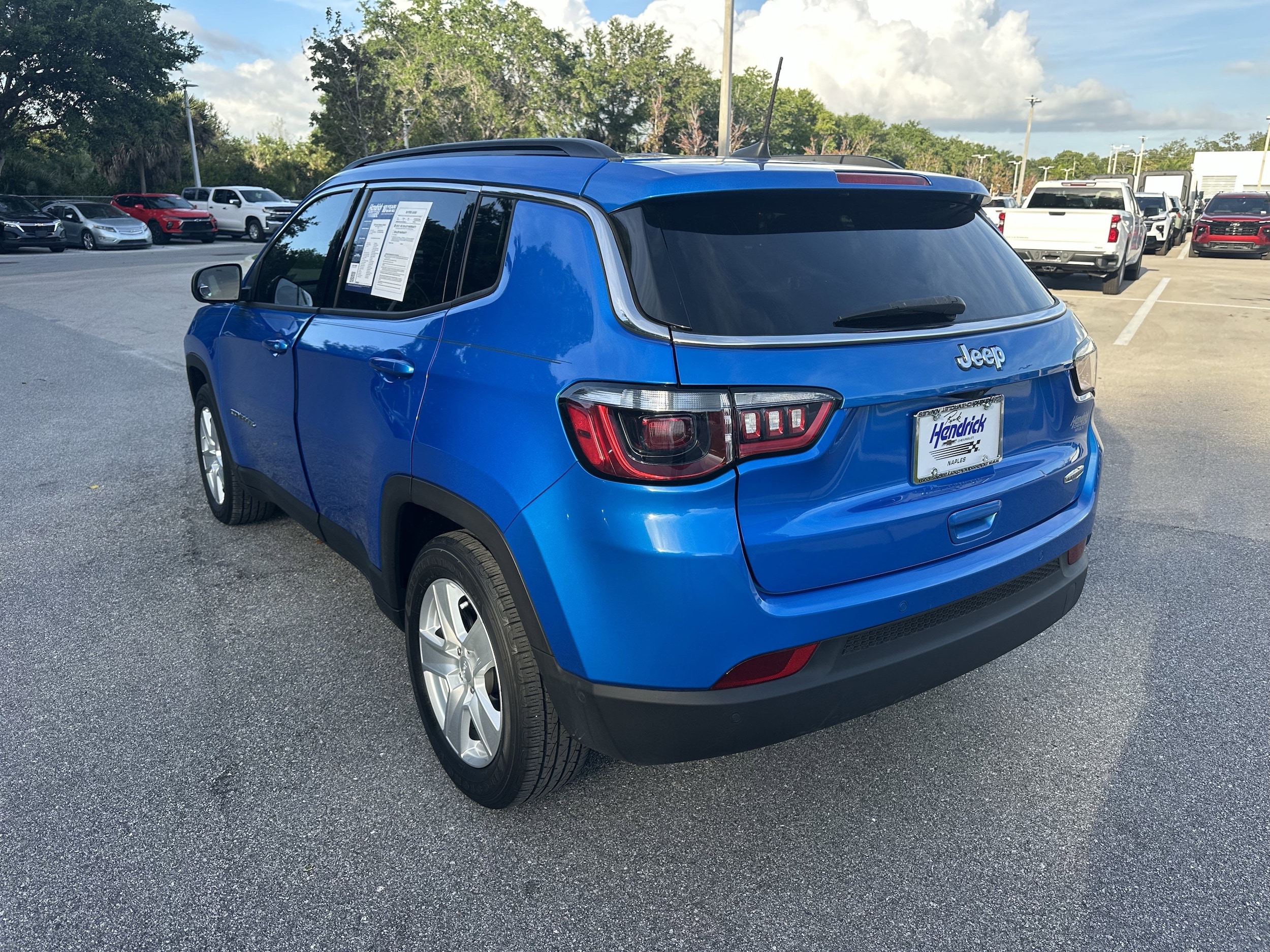 2022 Jeep Compass Latitude photo 3