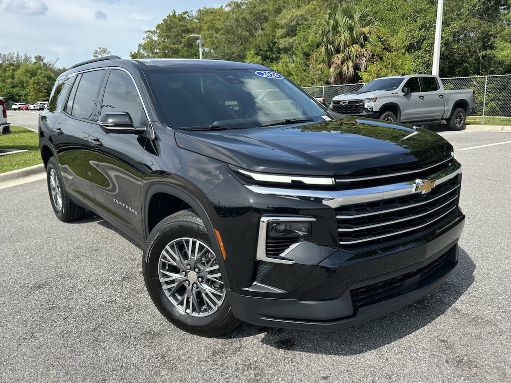 Used 2026 Chevrolet Traverse FWD LT SUV