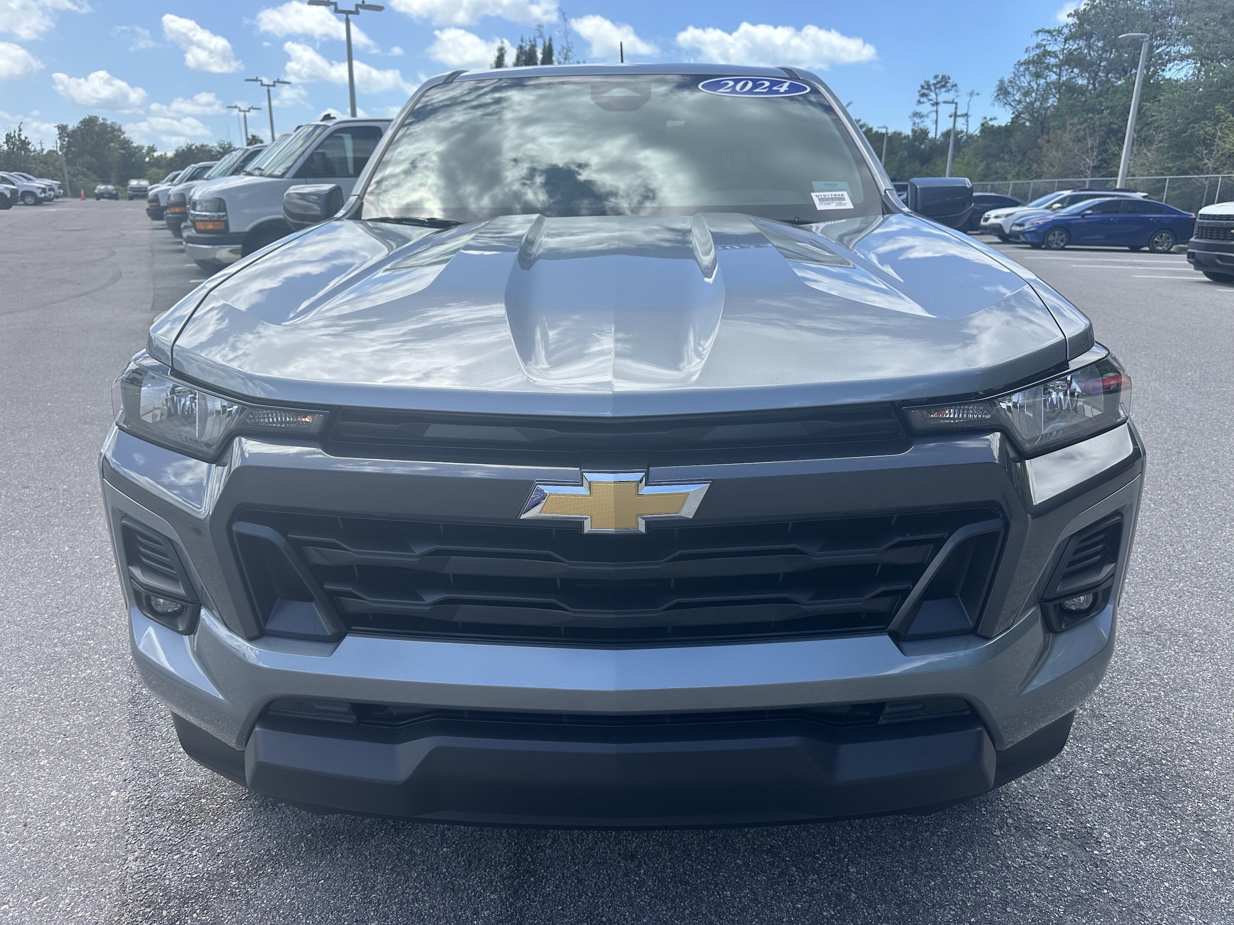 2024 Chevrolet Colorado 2WD LT photo 2