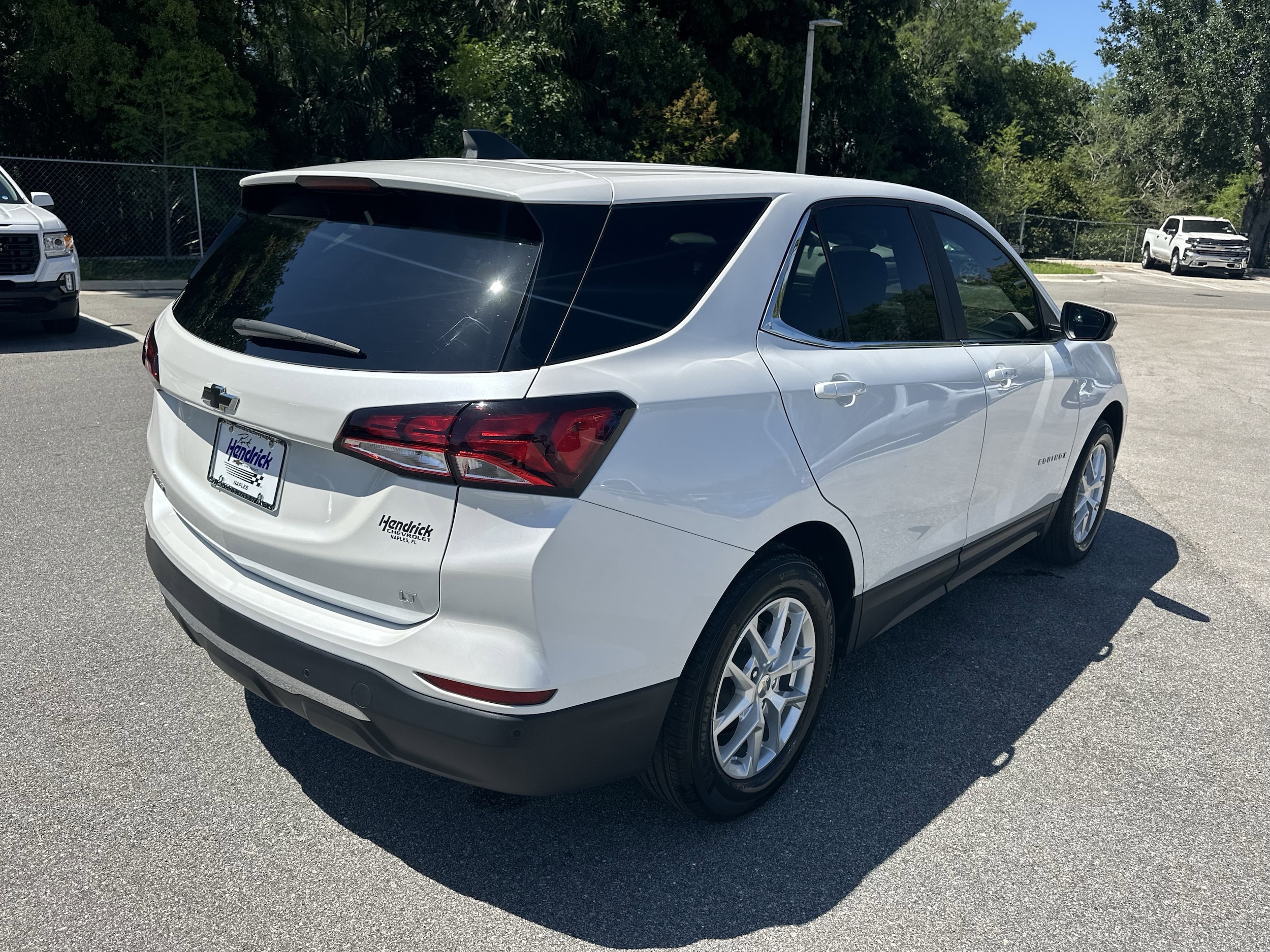 2024 Chevrolet Equinox LT photo 3
