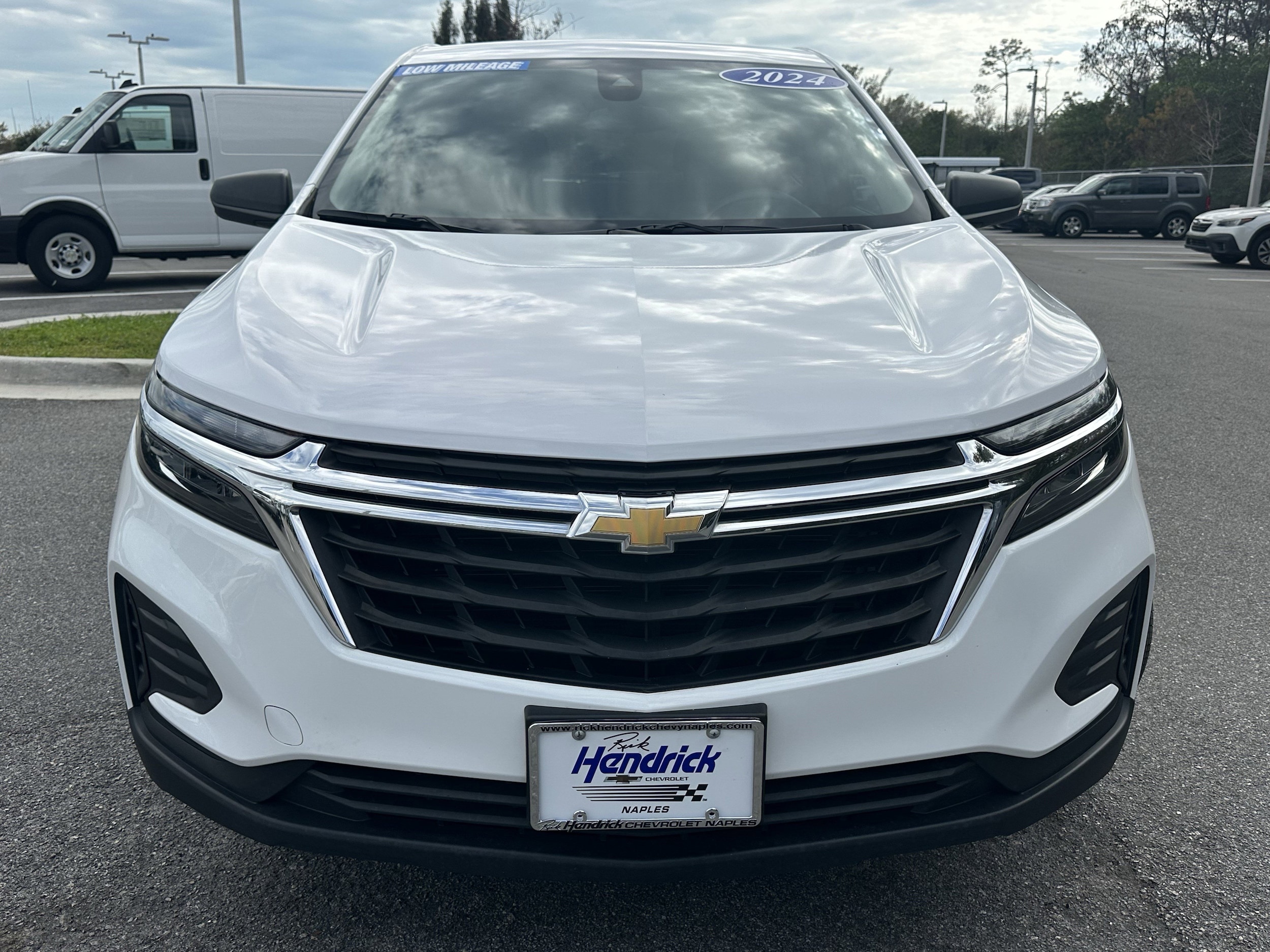 2024 Chevrolet Equinox LS photo 2