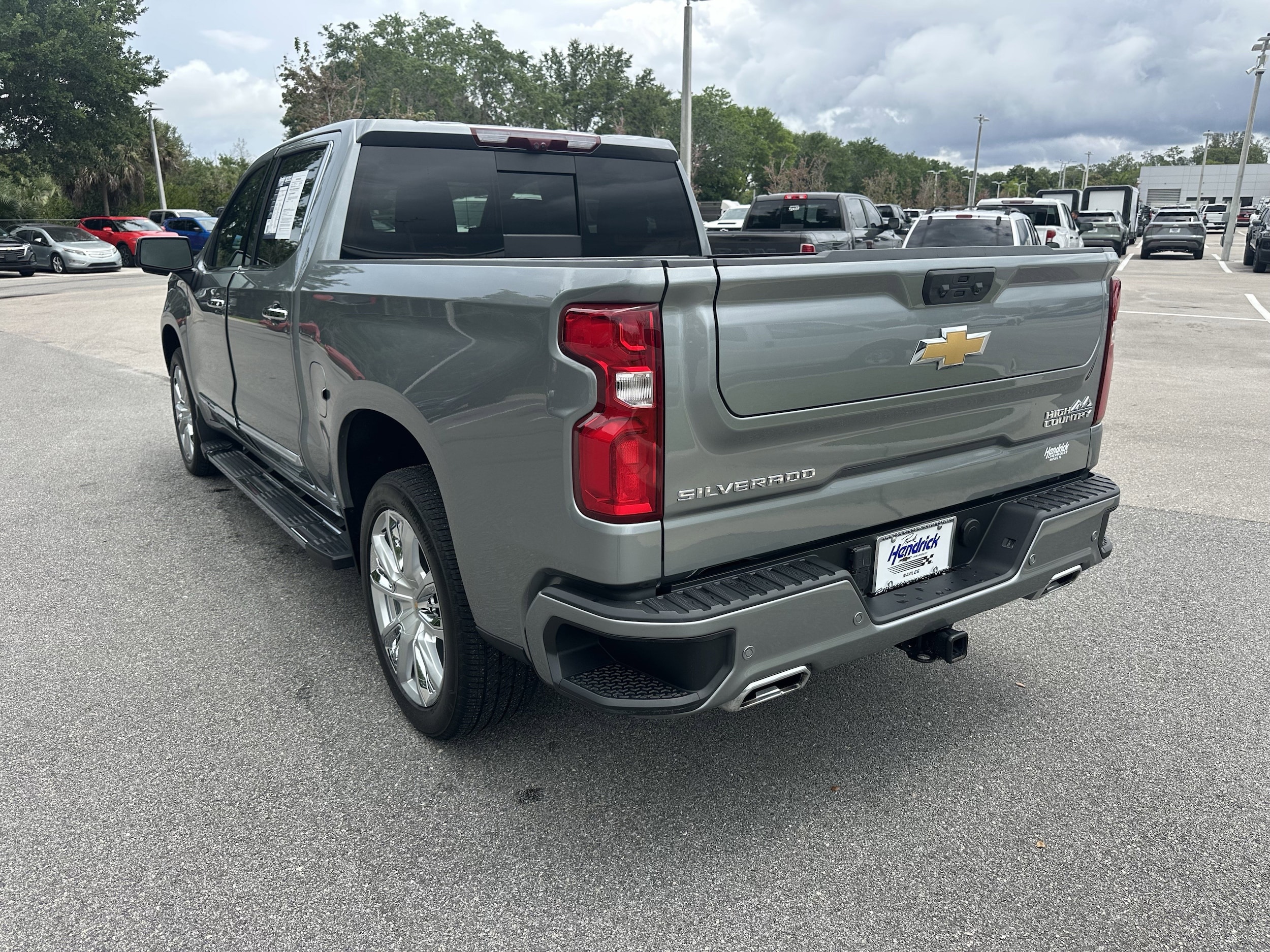 2024 Chevrolet Silverado 1500 High Country photo 6