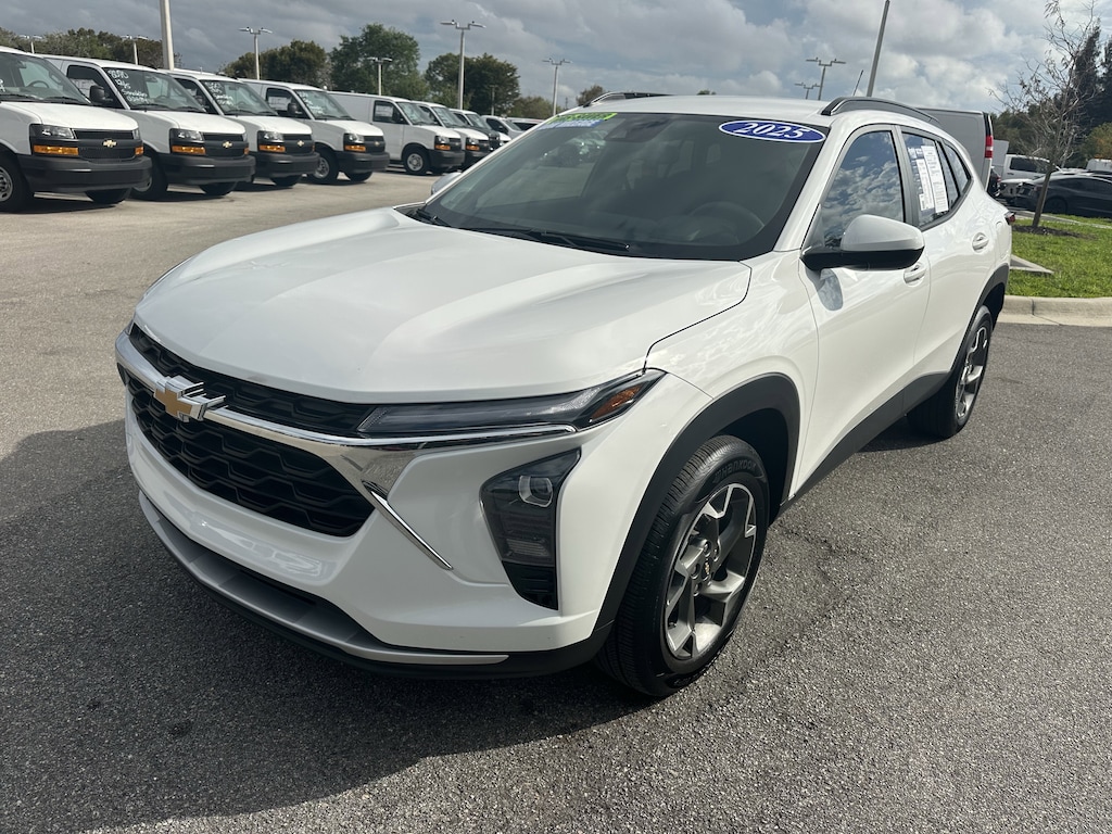 Used 2025 Chevrolet Trax LT SUV