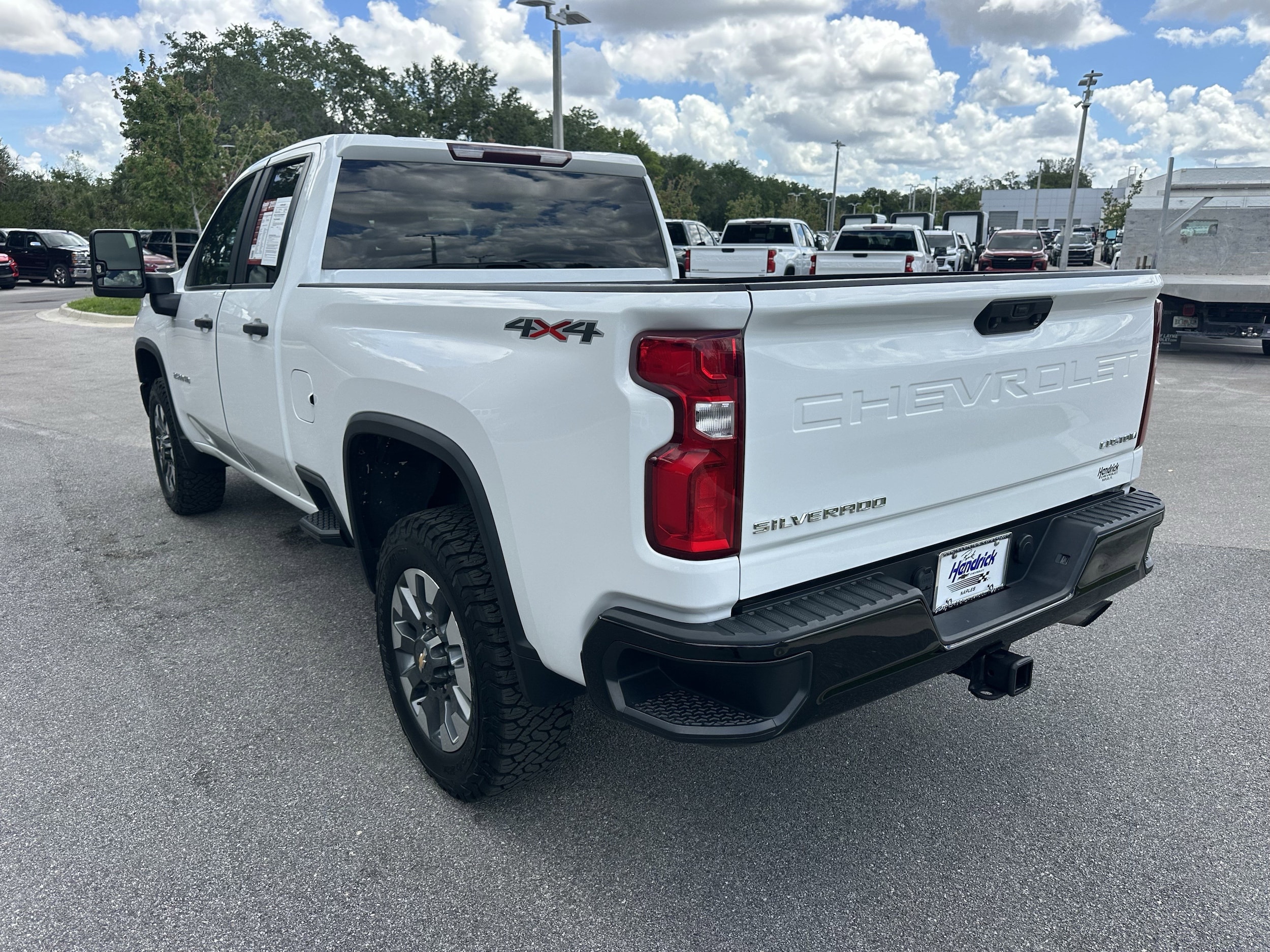2021 Chevrolet Silverado 2500HD Custom photo 5