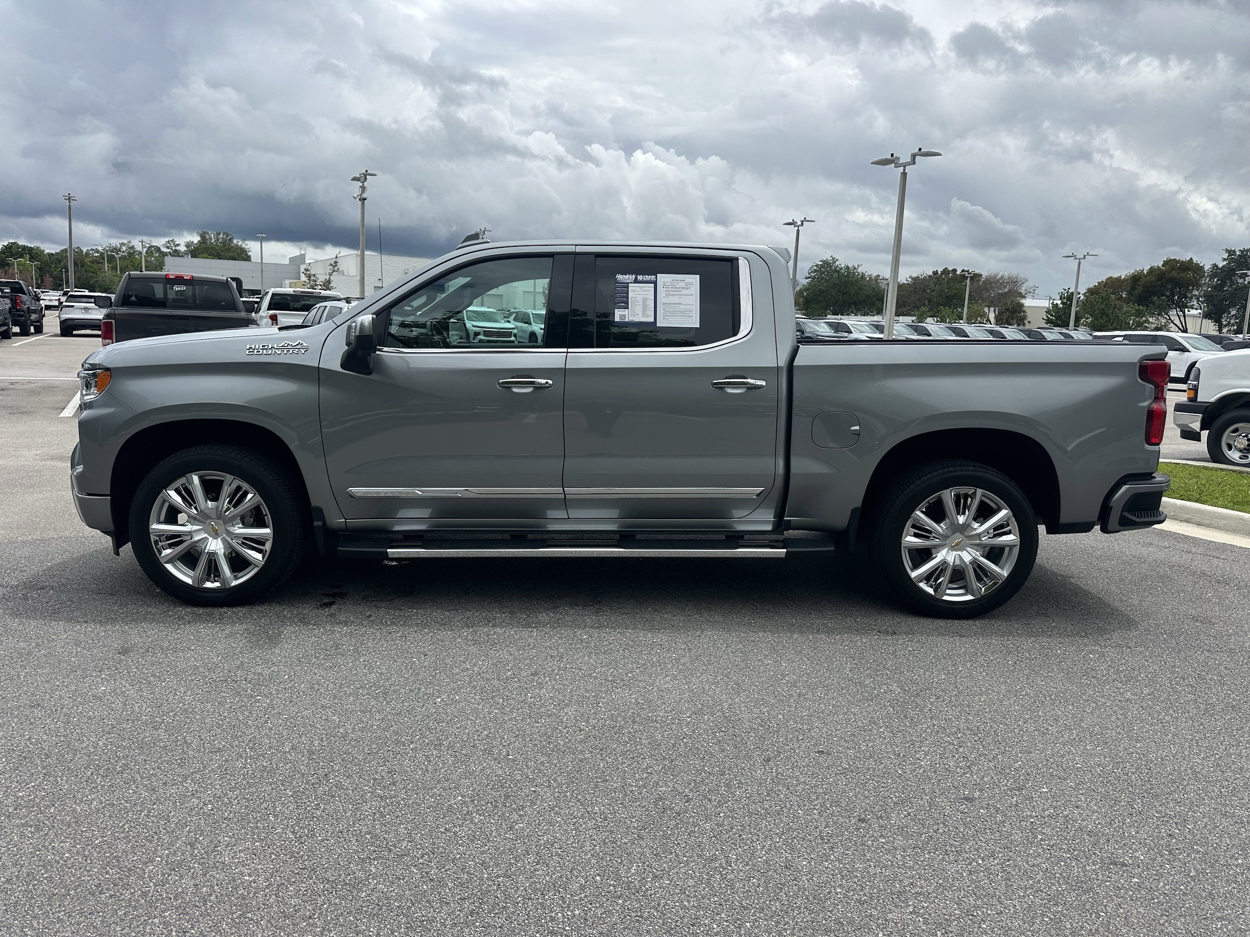 2024 Chevrolet Silverado 1500 High Country photo 5
