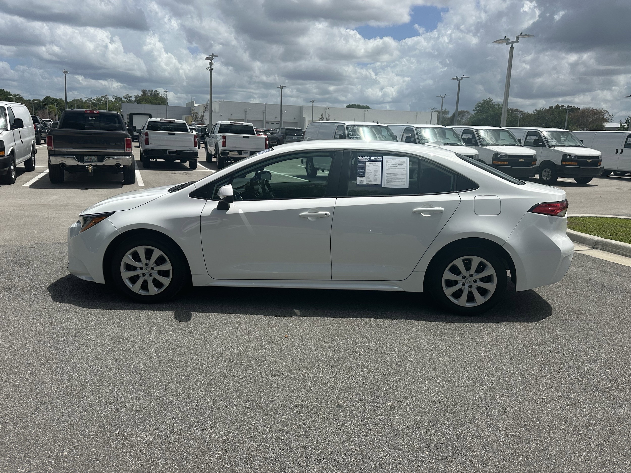 2024 Toyota Corolla LE photo 5