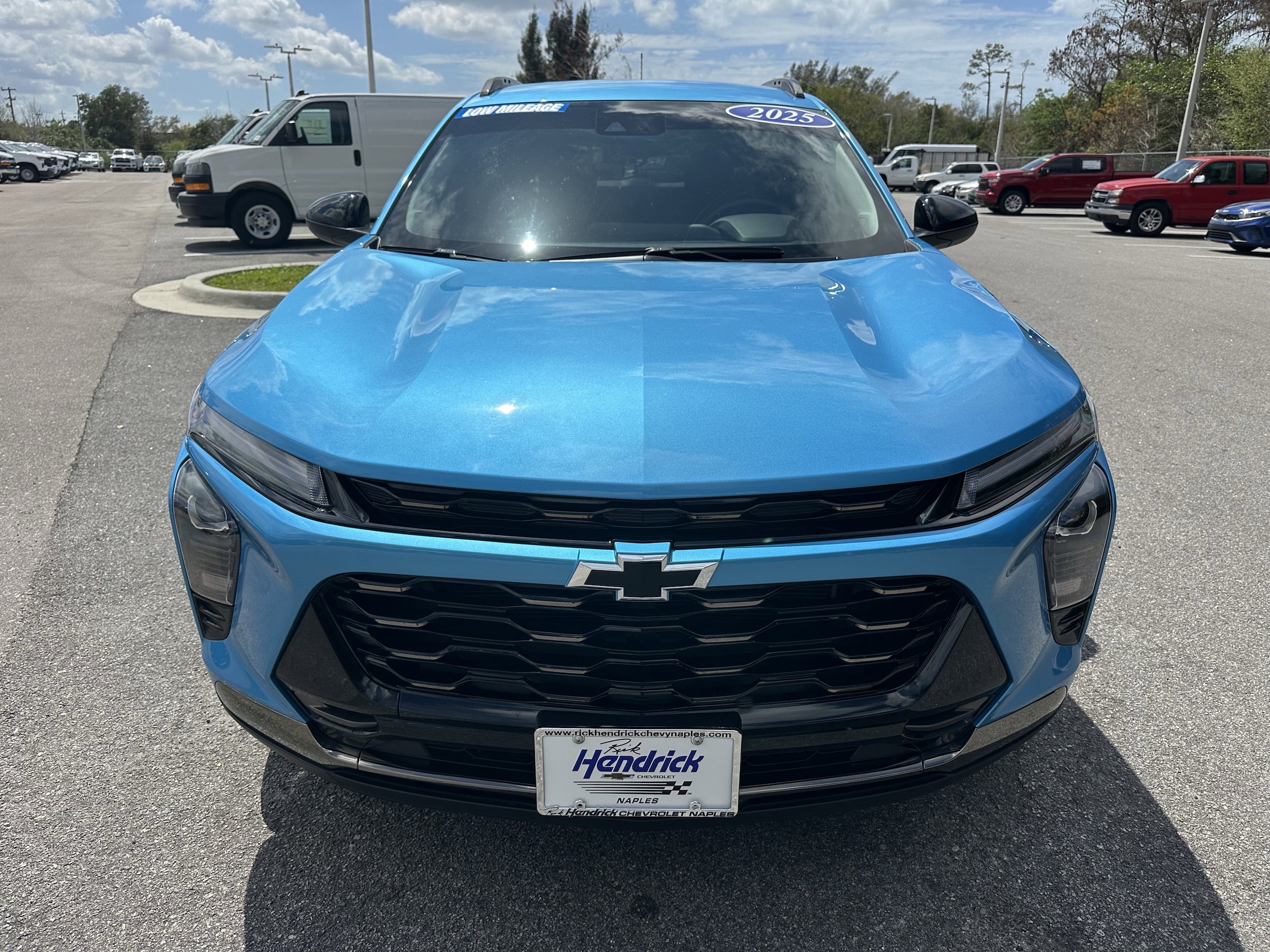 2025 Chevrolet Trax ACTIV photo 2