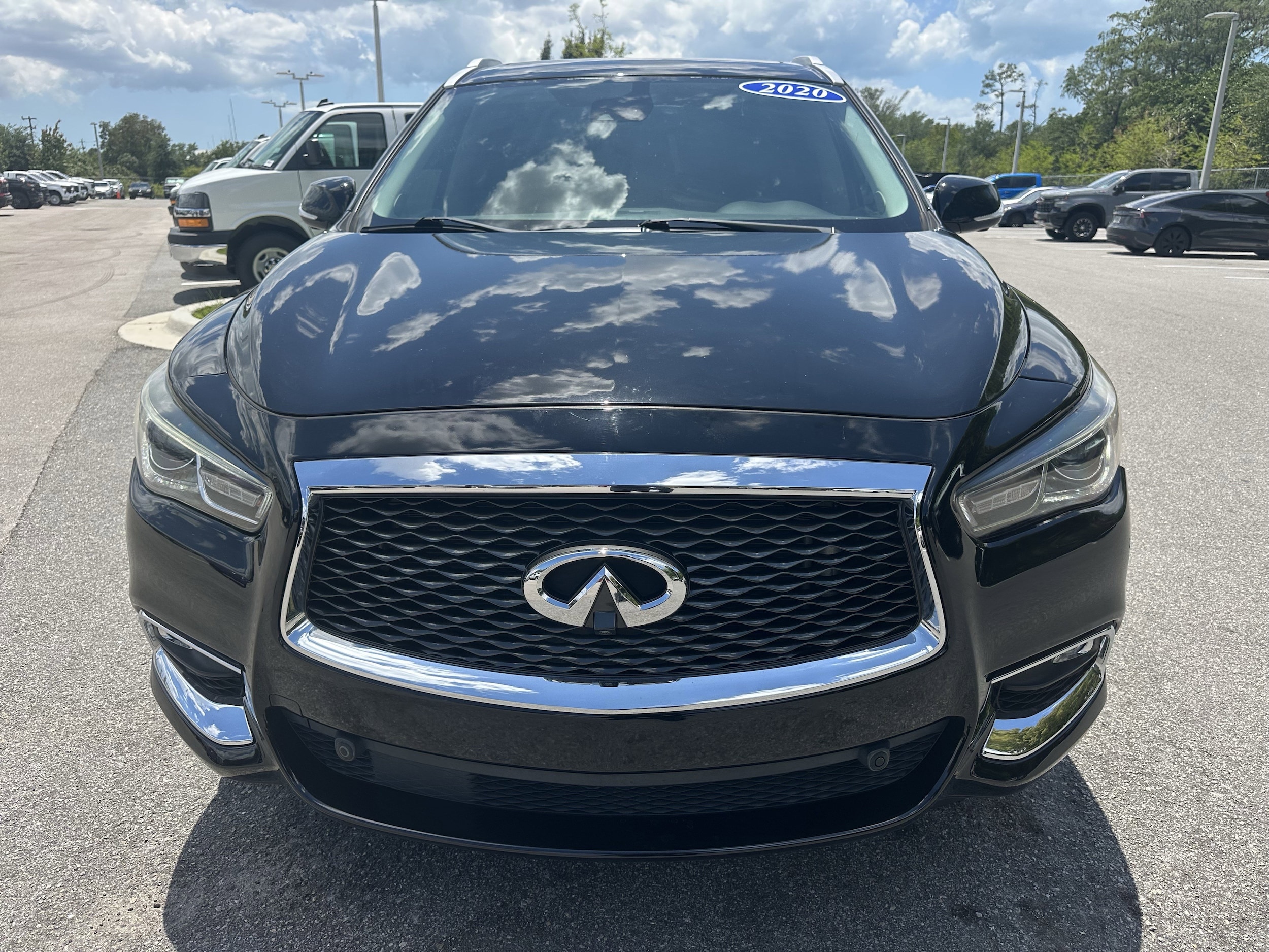 2020 INFINITI QX60 LUXE photo 2