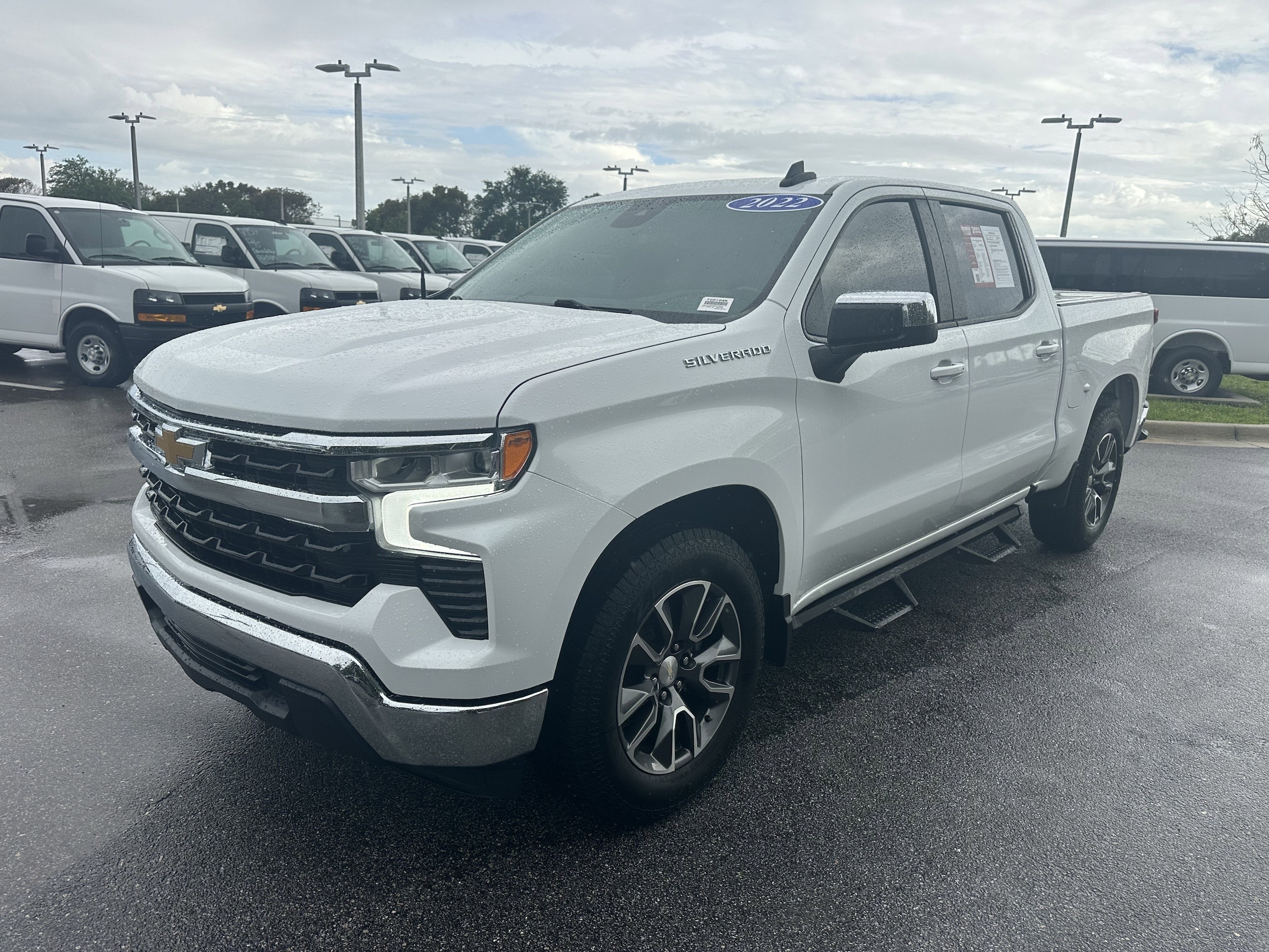 2022 Chevrolet Silverado 1500 LT photo 4