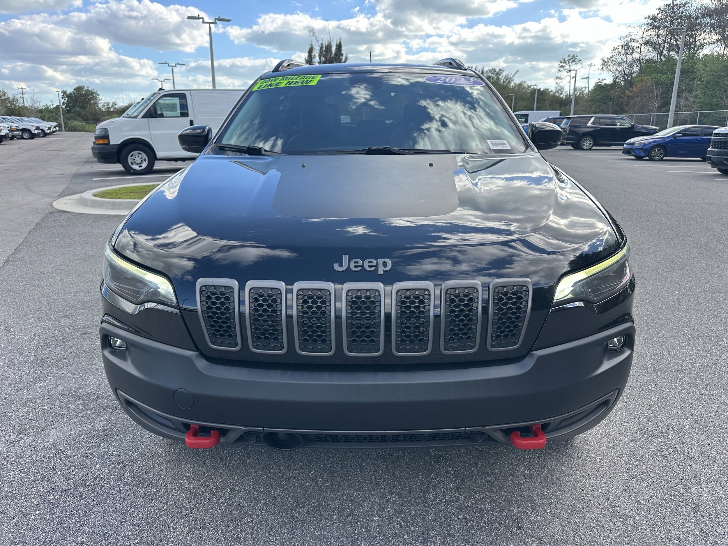 2022 Jeep Cherokee Trailhawk photo 2