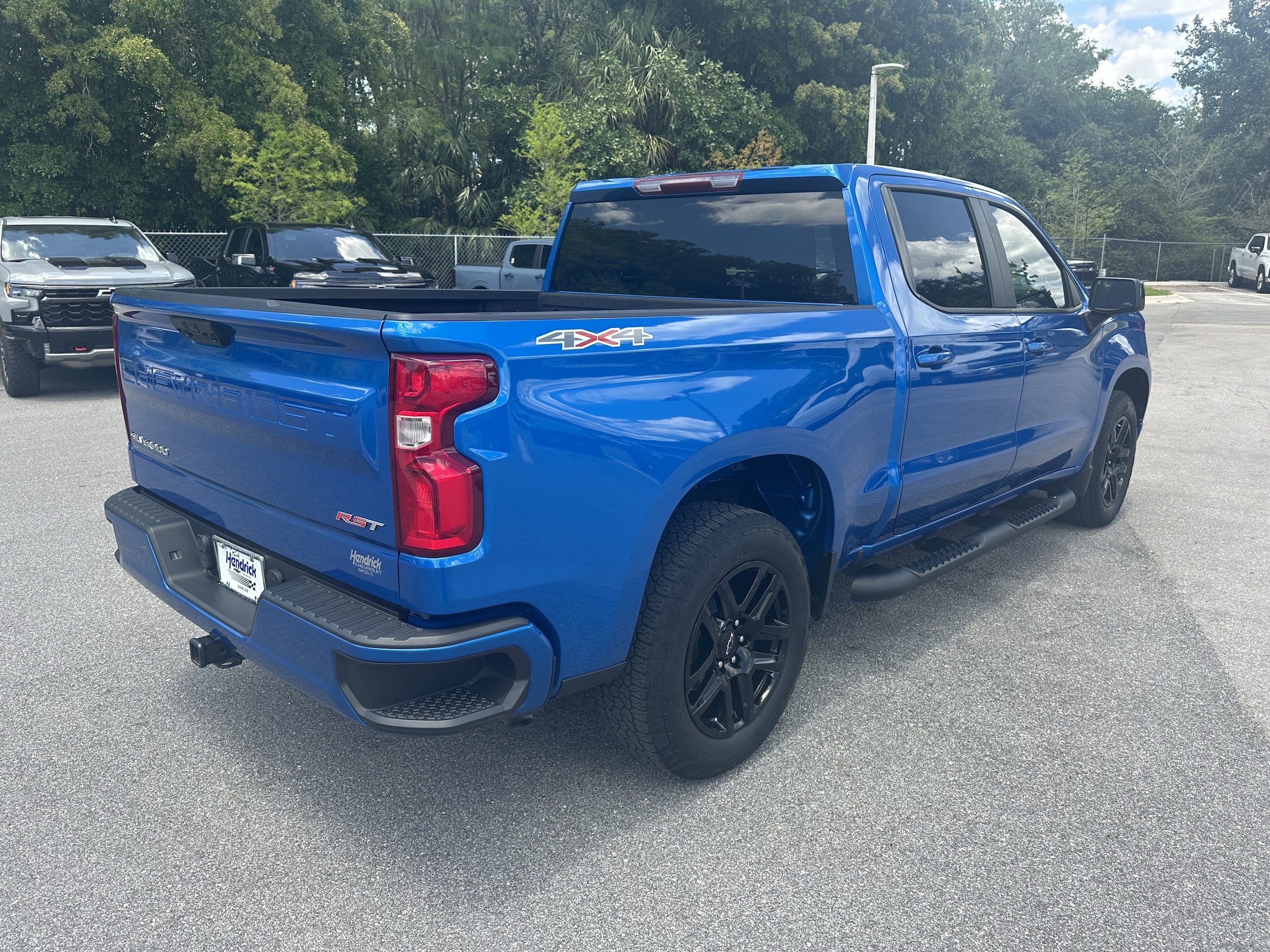 2023 Chevrolet Silverado 1500 RST photo 3