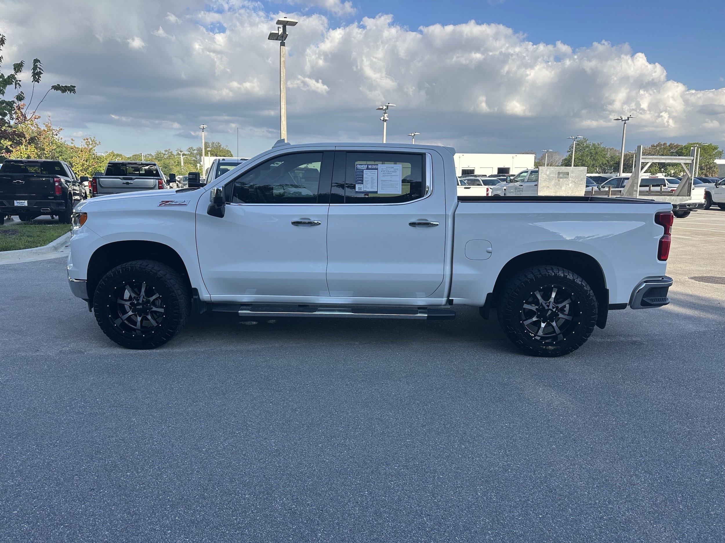2023 Chevrolet Silverado 1500 LTZ photo 4