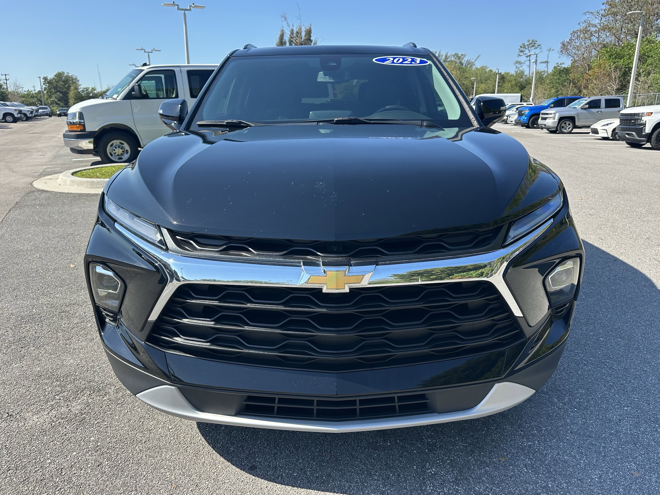 2023 Chevrolet Blazer LT photo 2