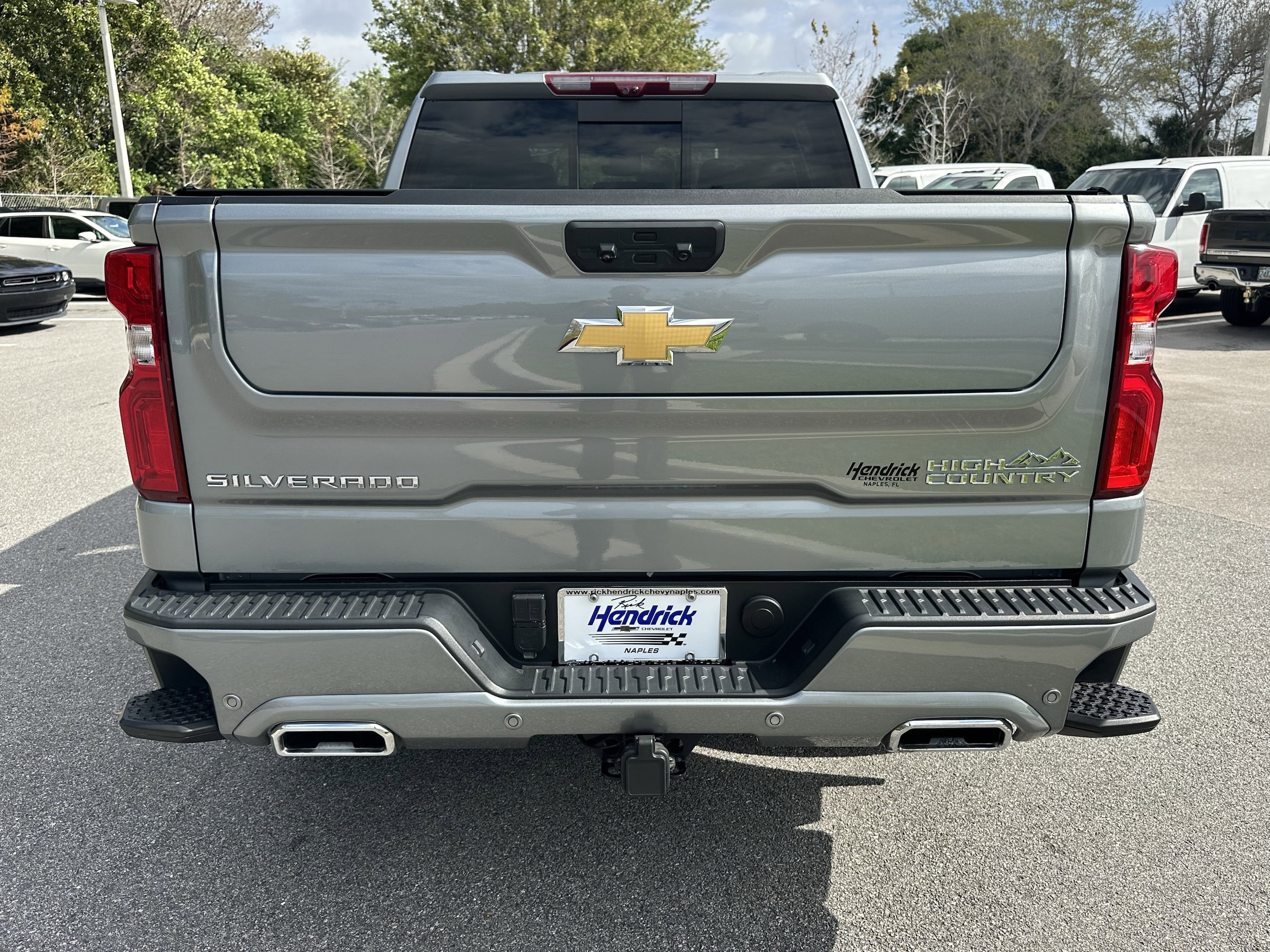 2024 Chevrolet Silverado 1500 High Country photo 3