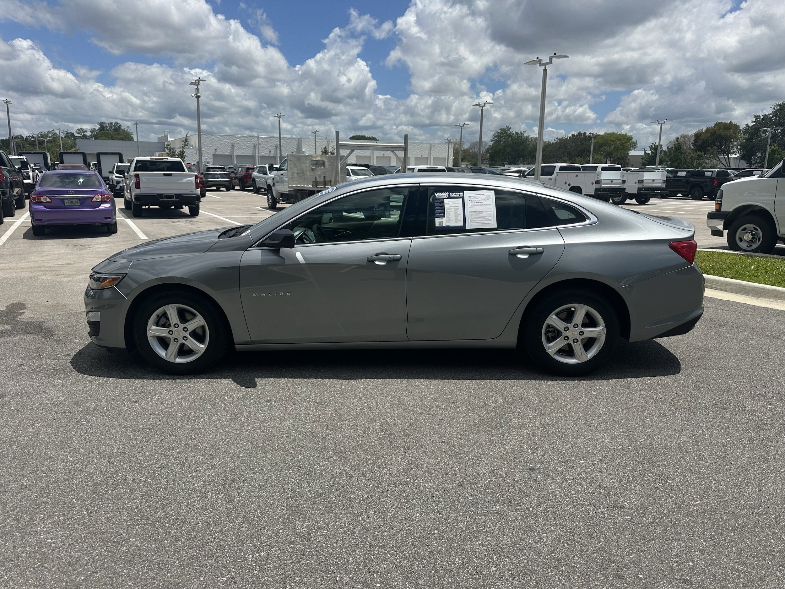 2023 Chevrolet Malibu LS photo 5