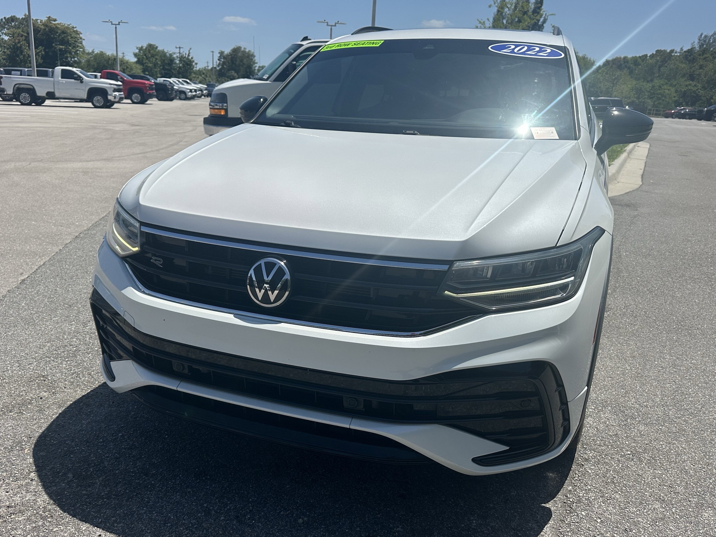 2022 Volkswagen Tiguan SE R-Line Black photo 2